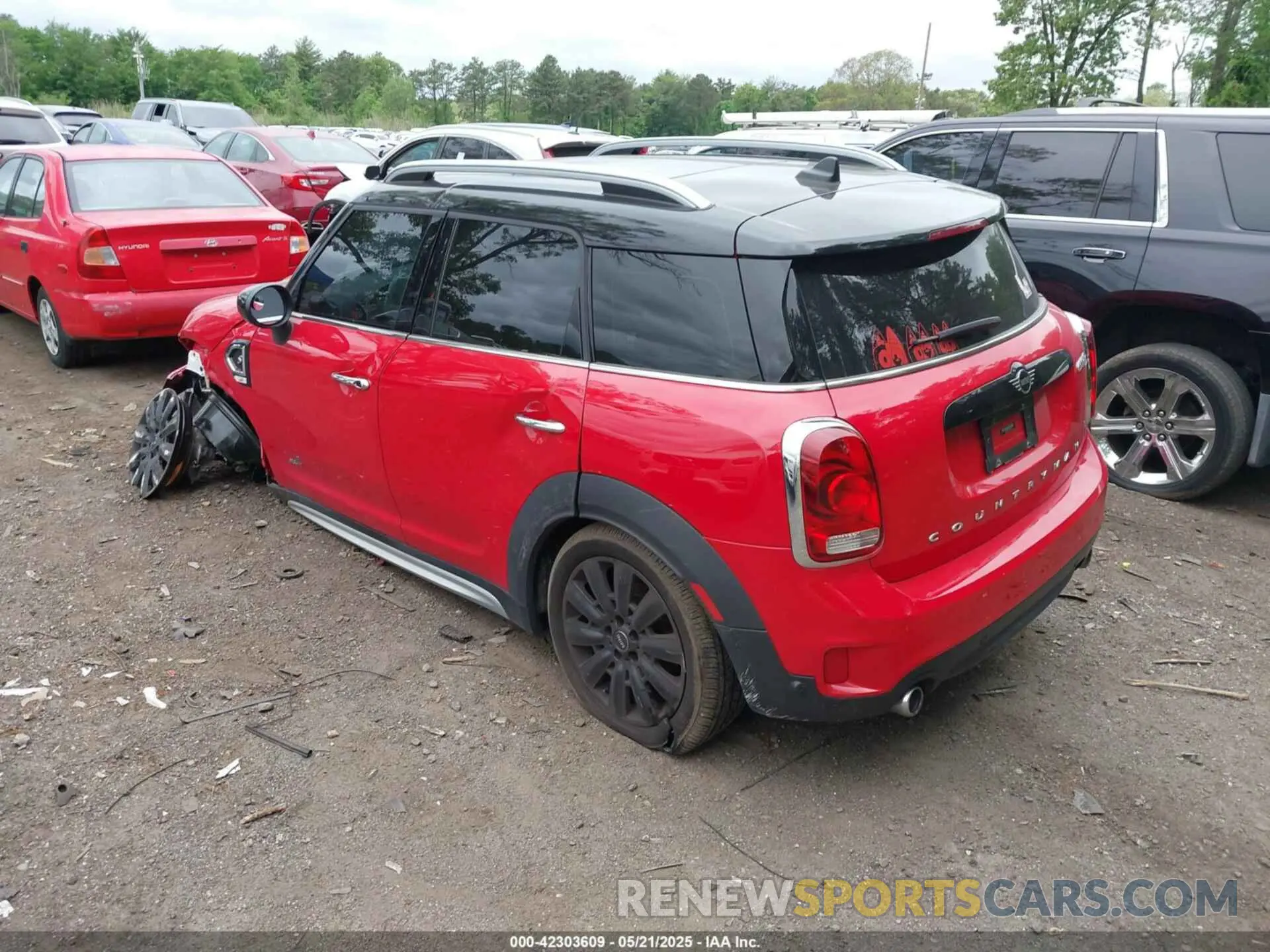 3 Photograph of a damaged car WMZYX1C09L3L58197 MINI COUNTRYMAN 2020