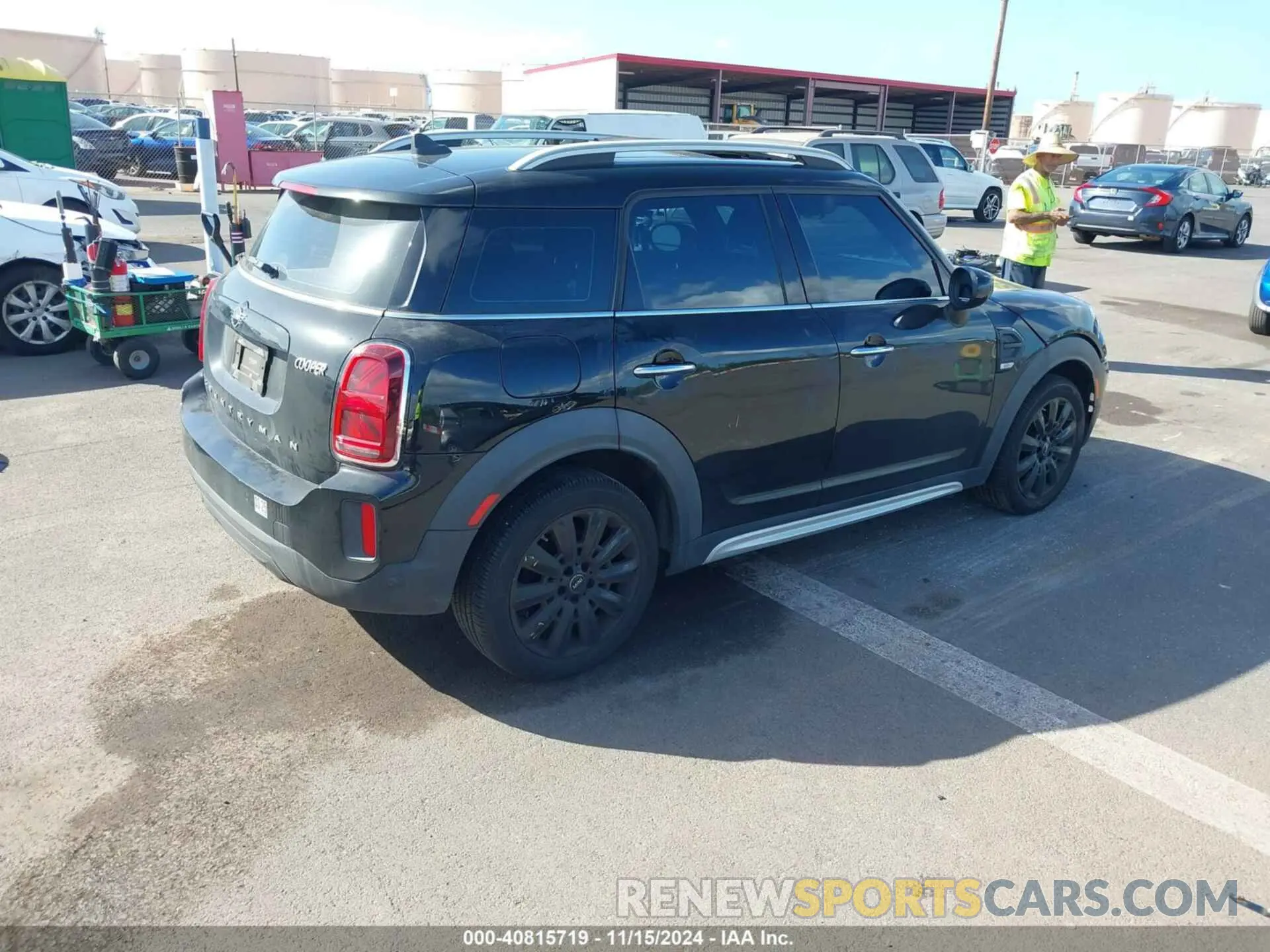 4 Photograph of a damaged car WMZ23BR03M3M80666 MINI COUNTRYMAN 2021