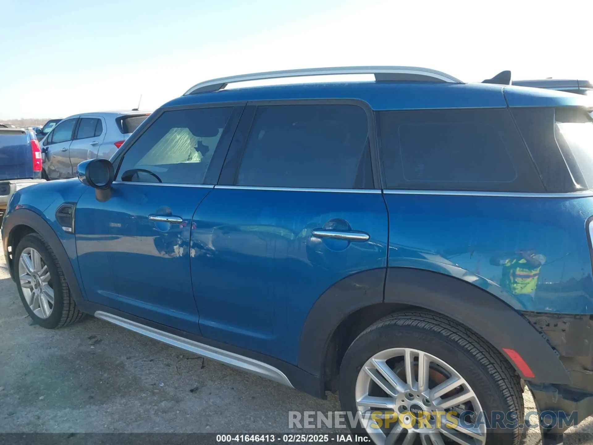 14 Photograph of a damaged car WMZ23BR01N3N71629 MINI COUNTRYMAN 2022