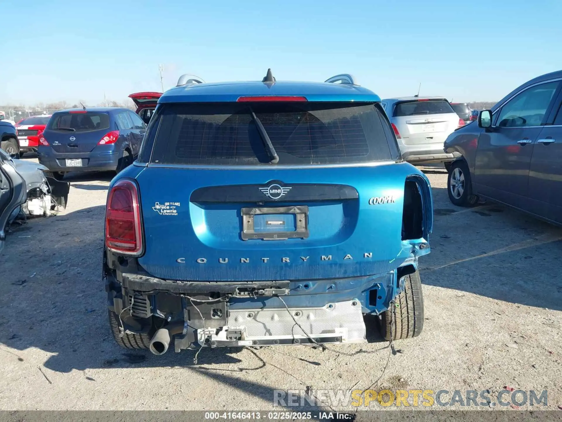 16 Photograph of a damaged car WMZ23BR01N3N71629 MINI COUNTRYMAN 2022
