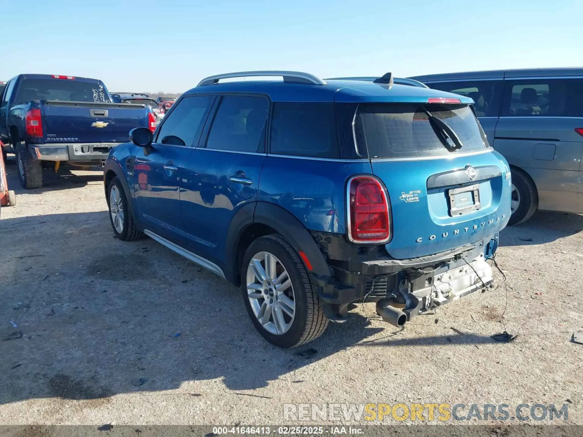 3 Photograph of a damaged car WMZ23BR01N3N71629 MINI COUNTRYMAN 2022