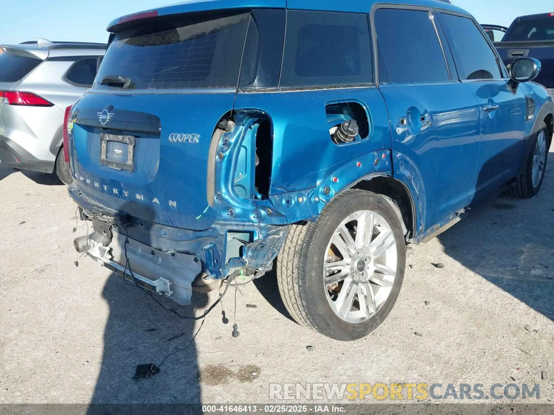 6 Photograph of a damaged car WMZ23BR01N3N71629 MINI COUNTRYMAN 2022