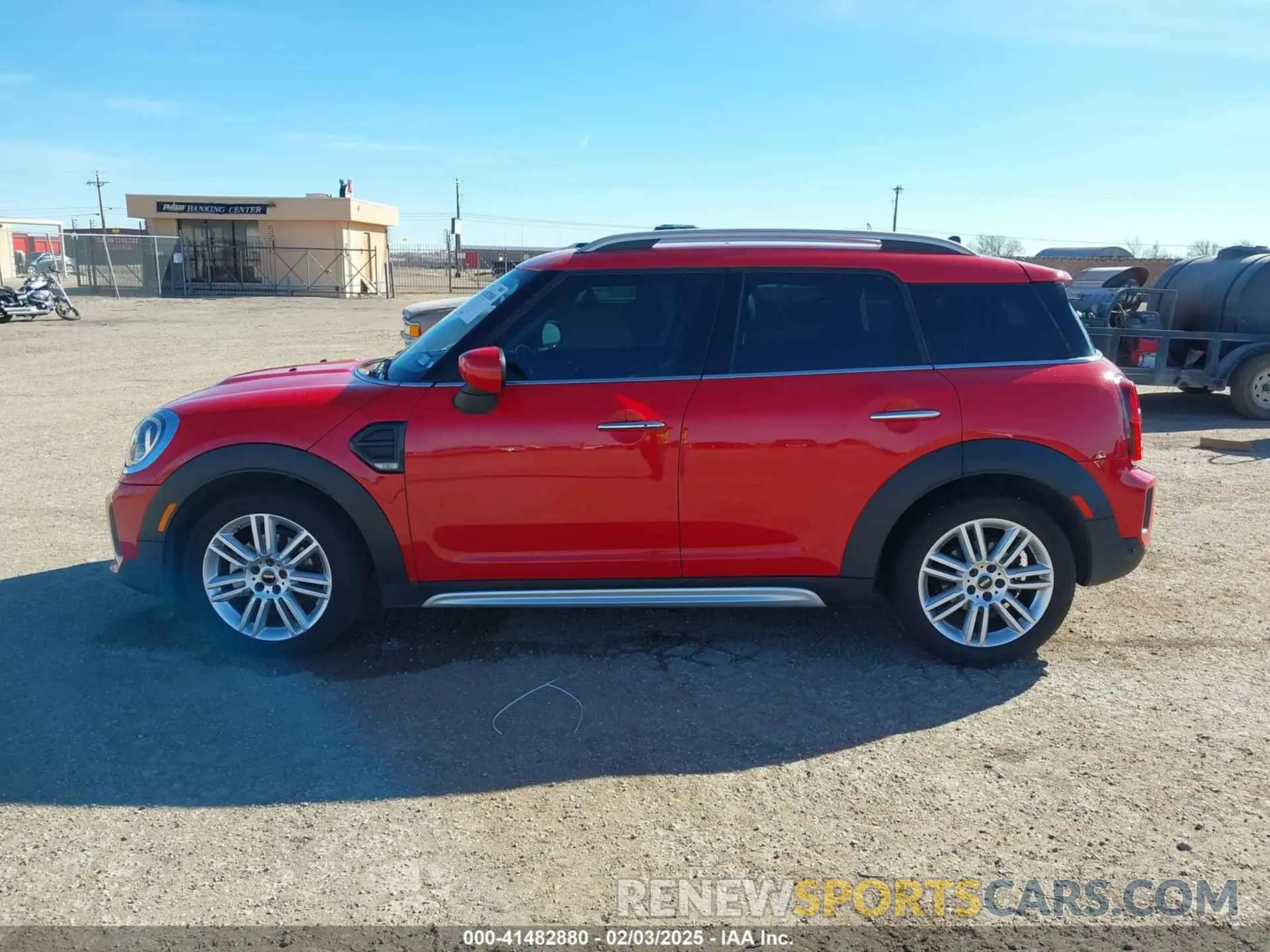 14 Photograph of a damaged car WMZ23BR07N3N61252 MINI COUNTRYMAN 2022