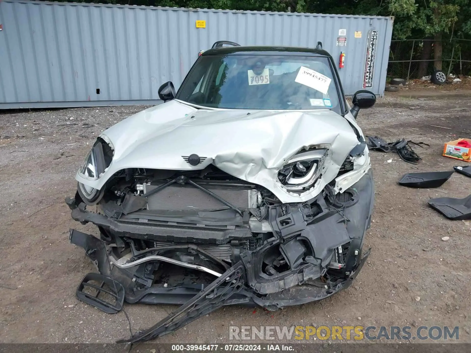 12 Photograph of a damaged car WMZ33BS0XN3N40393 MINI COUNTRYMAN 2022
