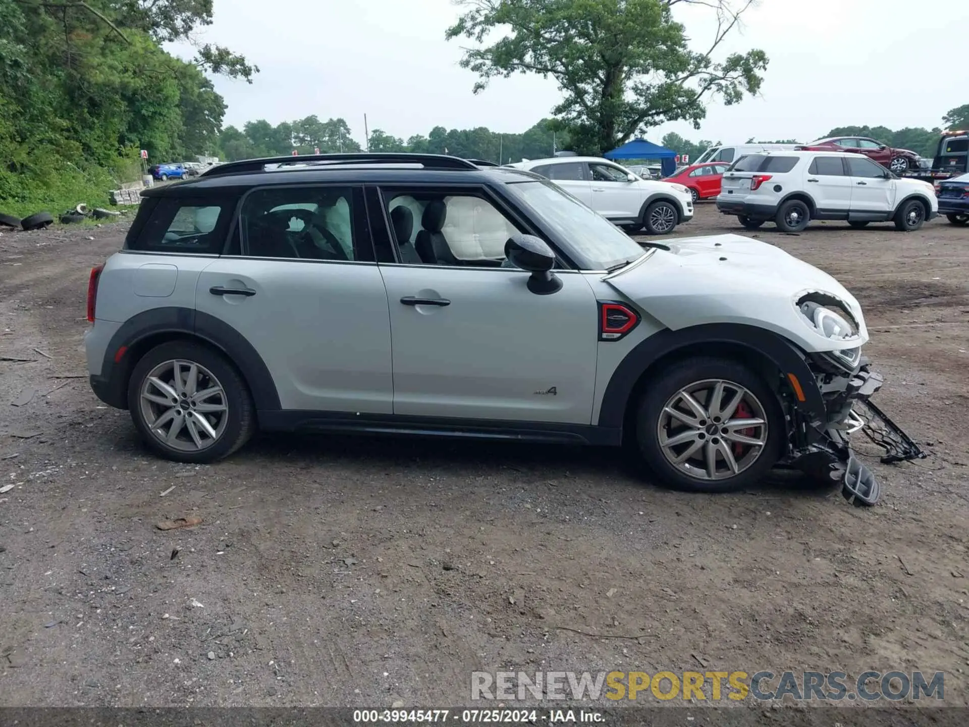 13 Photograph of a damaged car WMZ33BS0XN3N40393 MINI COUNTRYMAN 2022