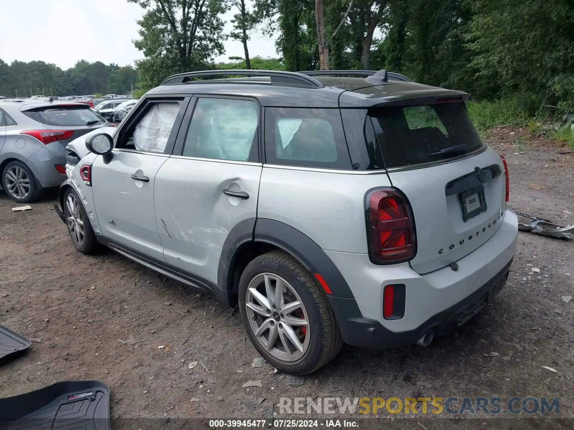 3 Photograph of a damaged car WMZ33BS0XN3N40393 MINI COUNTRYMAN 2022
