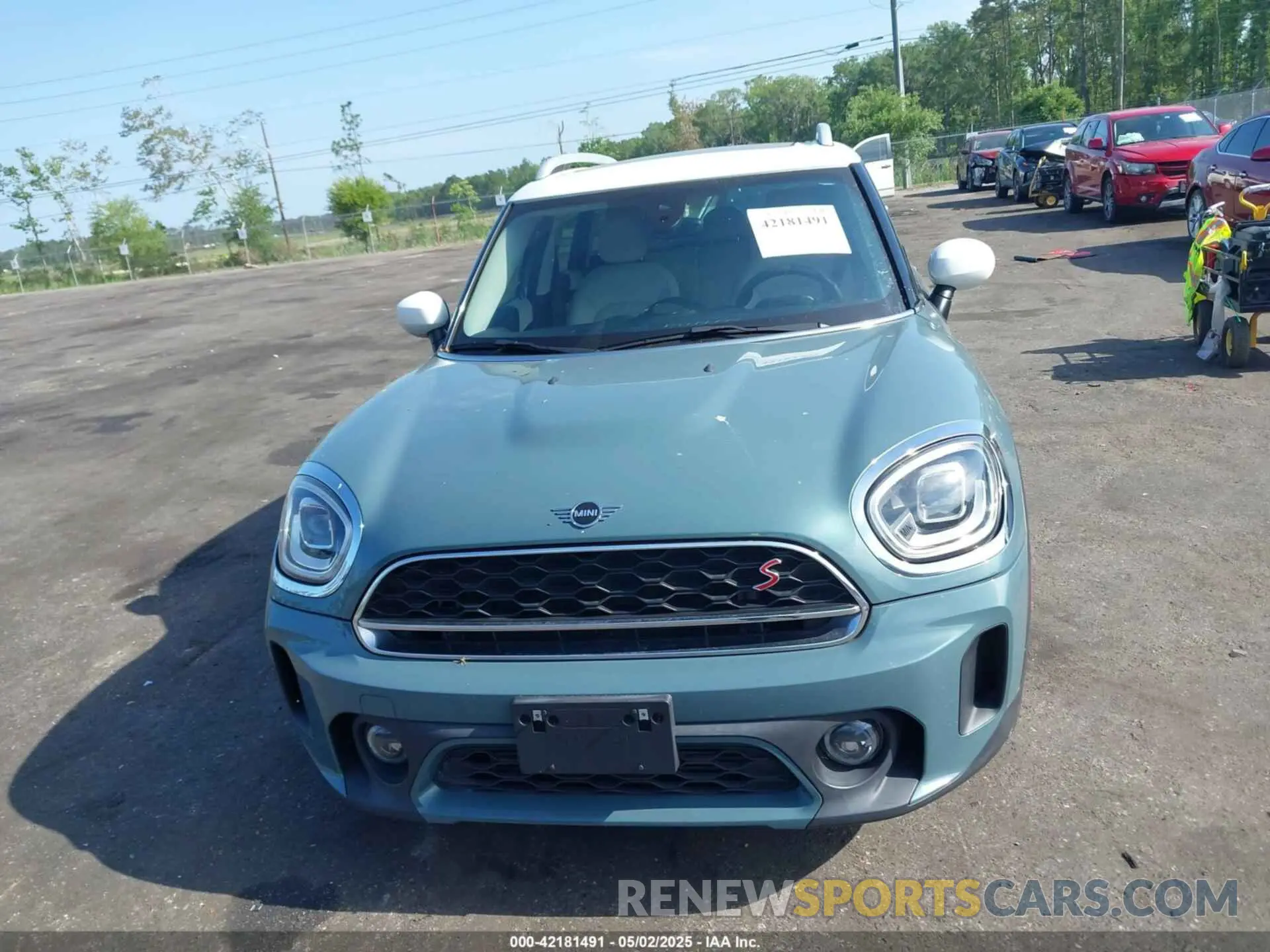 12 Photograph of a damaged car WMZ53BR02N3N67991 MINI COUNTRYMAN 2022