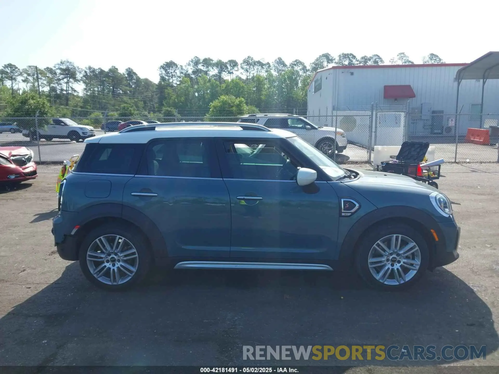 13 Photograph of a damaged car WMZ53BR02N3N67991 MINI COUNTRYMAN 2022