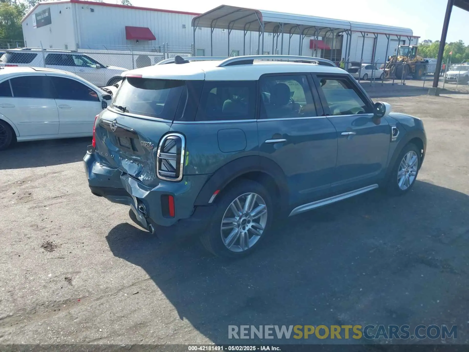 4 Photograph of a damaged car WMZ53BR02N3N67991 MINI COUNTRYMAN 2022