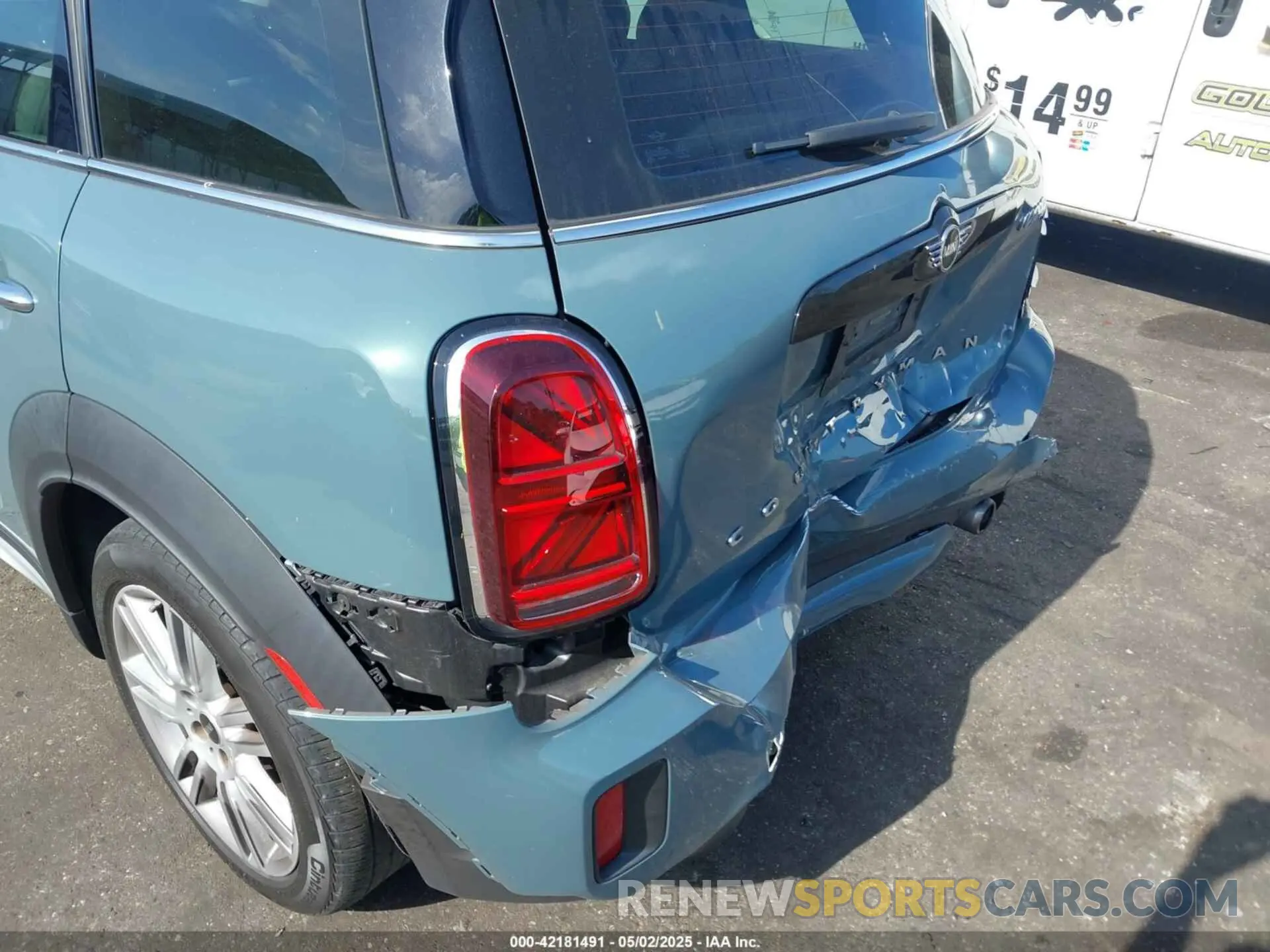 6 Photograph of a damaged car WMZ53BR02N3N67991 MINI COUNTRYMAN 2022