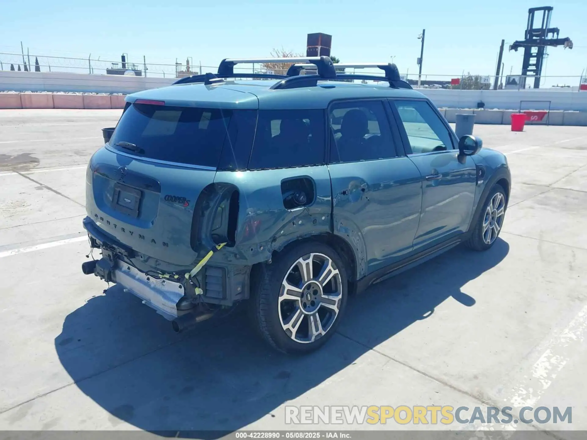 6 Photograph of a damaged car WMZ53BR03N3N90132 MINI COUNTRYMAN 2022