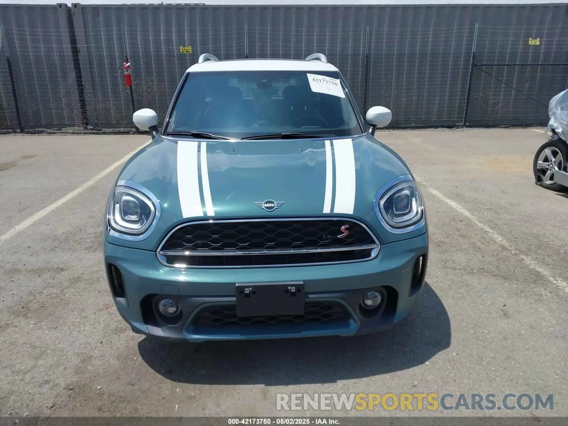 12 Photograph of a damaged car WMZ53BR08N3N29732 MINI COUNTRYMAN 2022