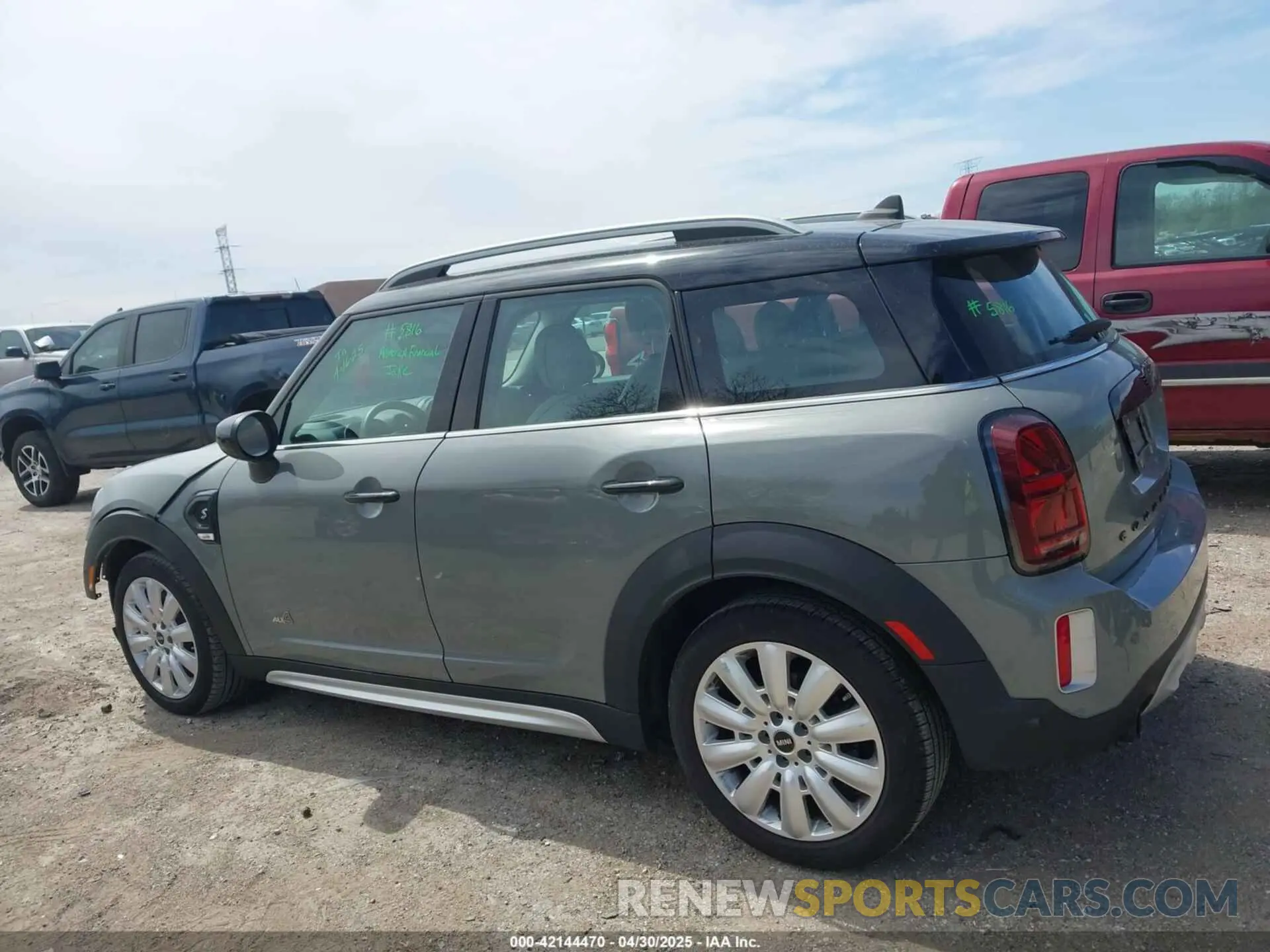 14 Photograph of a damaged car WMZ83BR03N3N56348 MINI COUNTRYMAN 2022