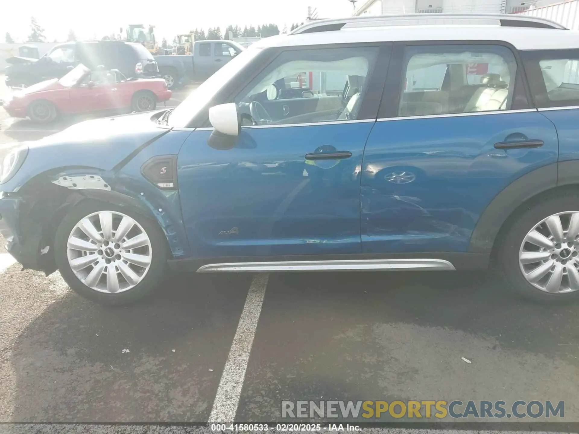 6 Photograph of a damaged car WMZ83BR05N3P16603 MINI COUNTRYMAN 2022