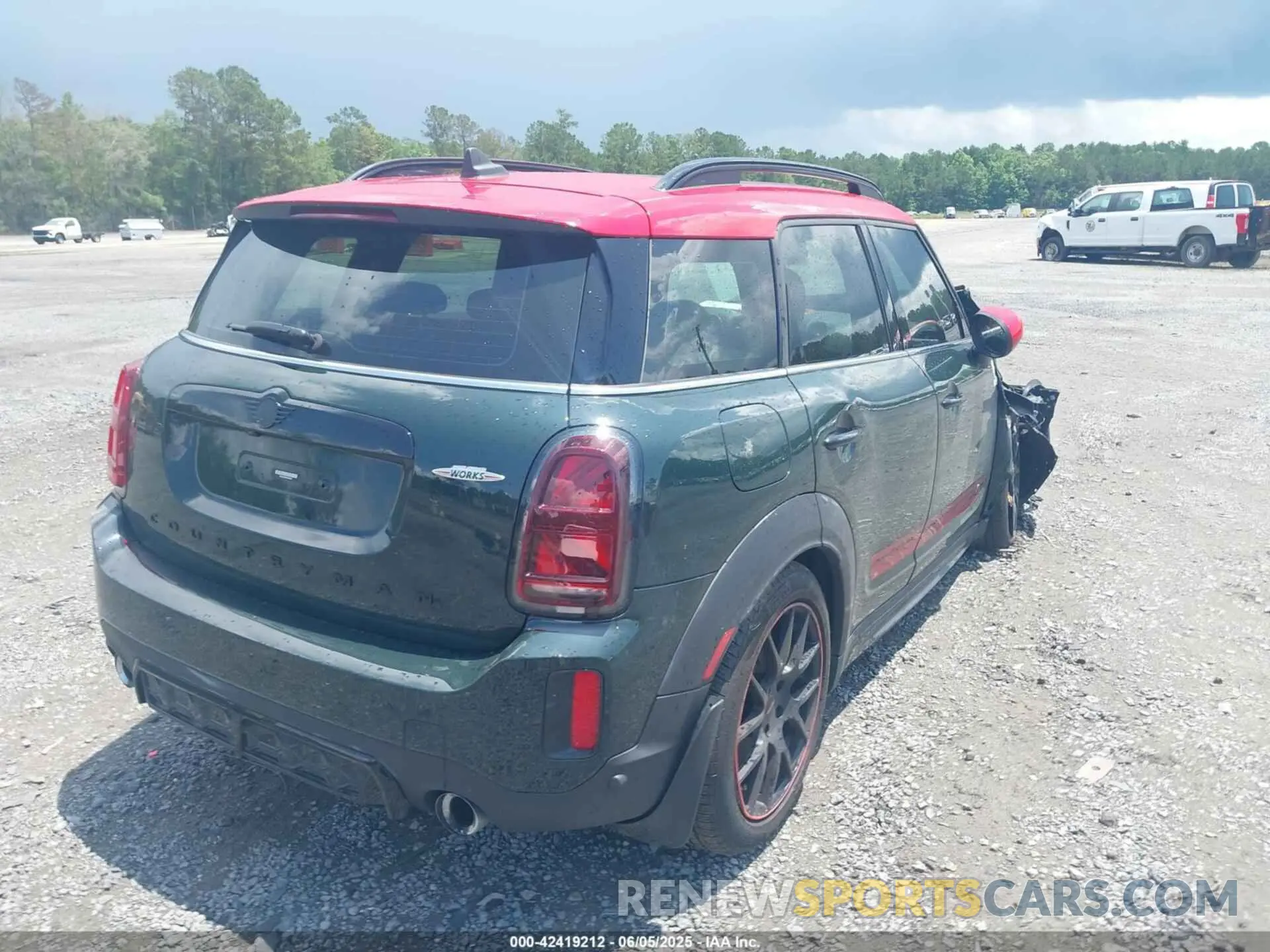 4 Photograph of a damaged car WMZ33BS09P3R00627 MINI COUNTRYMAN 2023