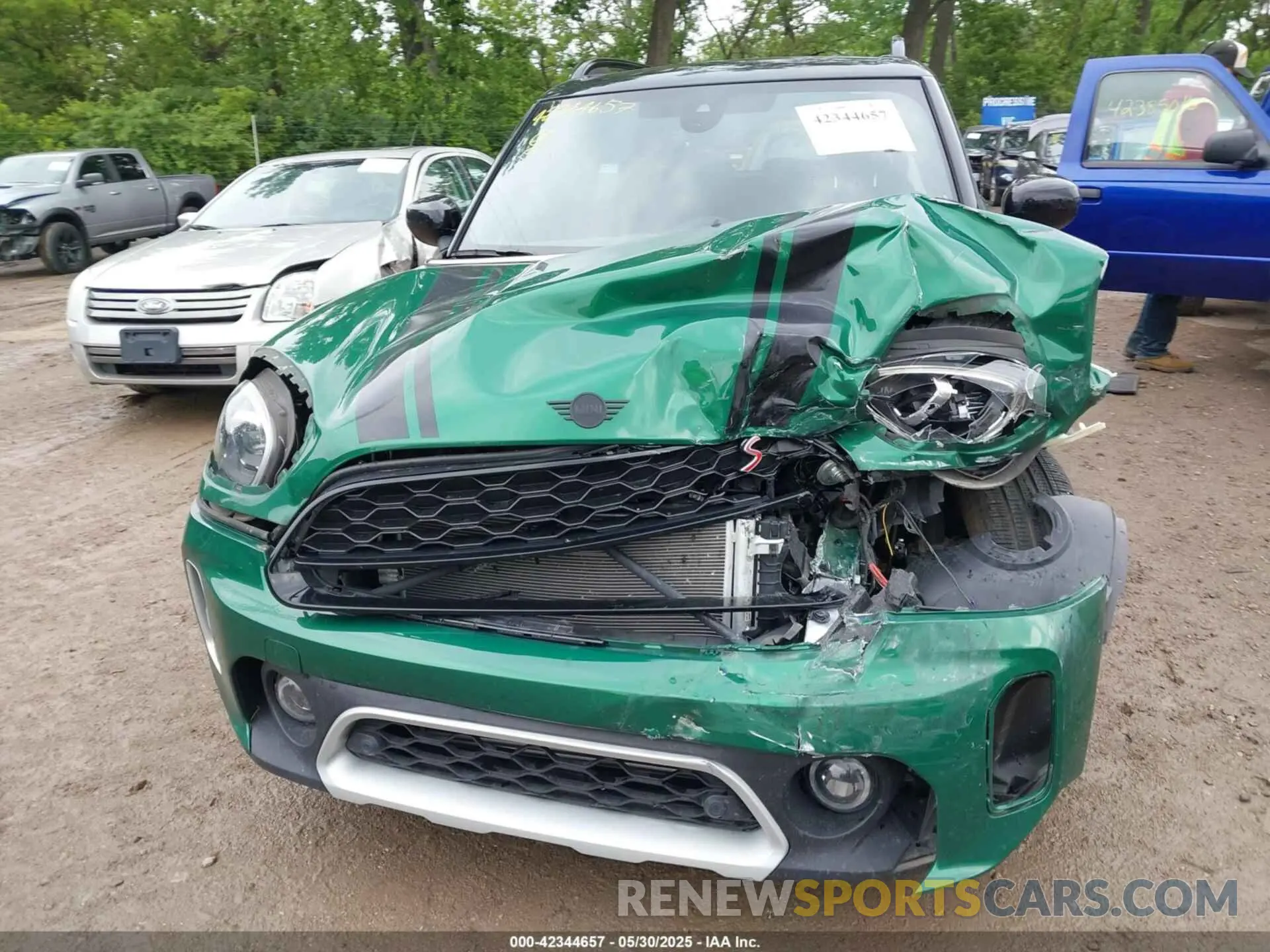 12 Photograph of a damaged car WMZ83BR00P3P56493 MINI COUNTRYMAN 2023