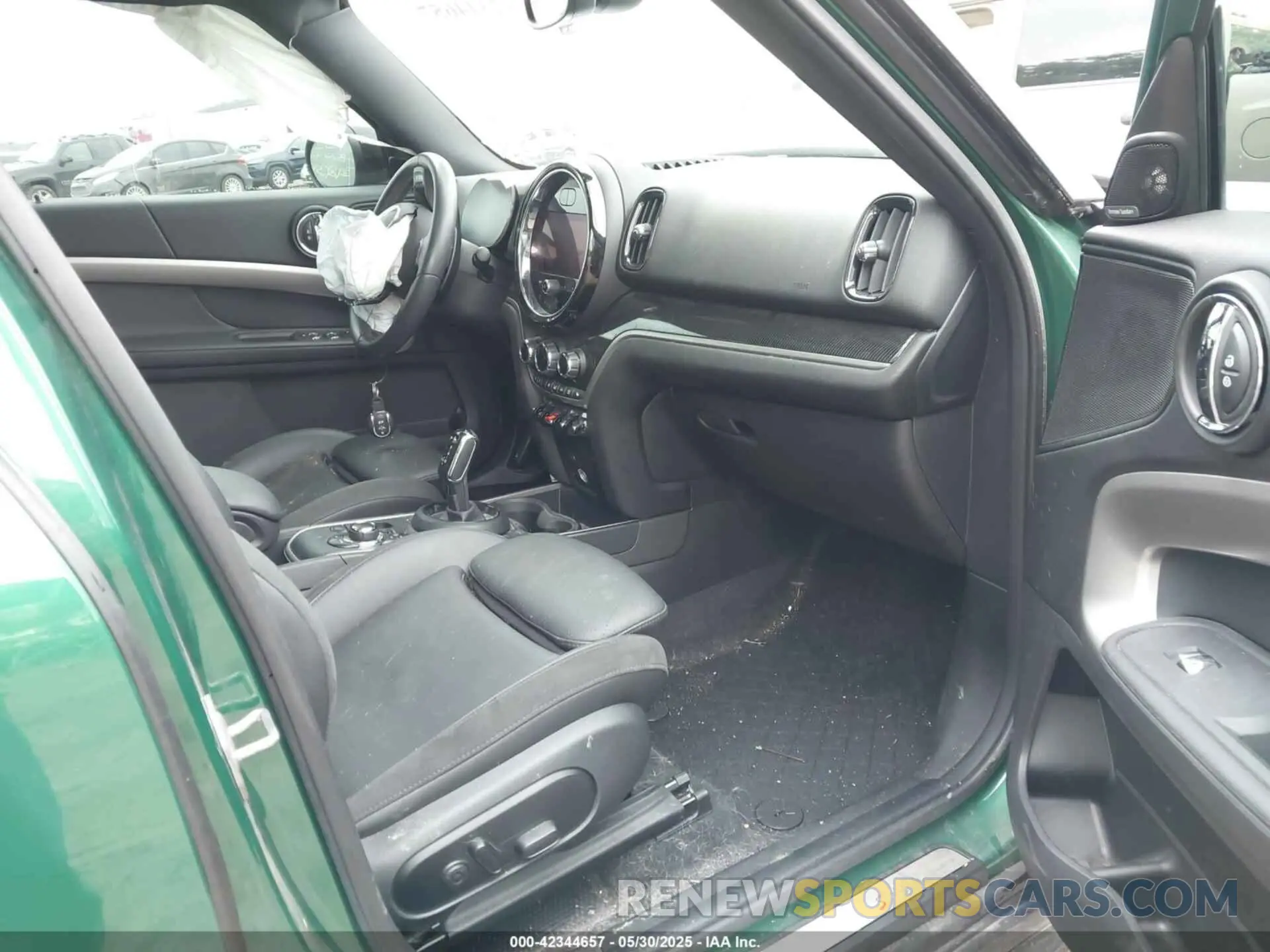 5 Photograph of a damaged car WMZ83BR00P3P56493 MINI COUNTRYMAN 2023