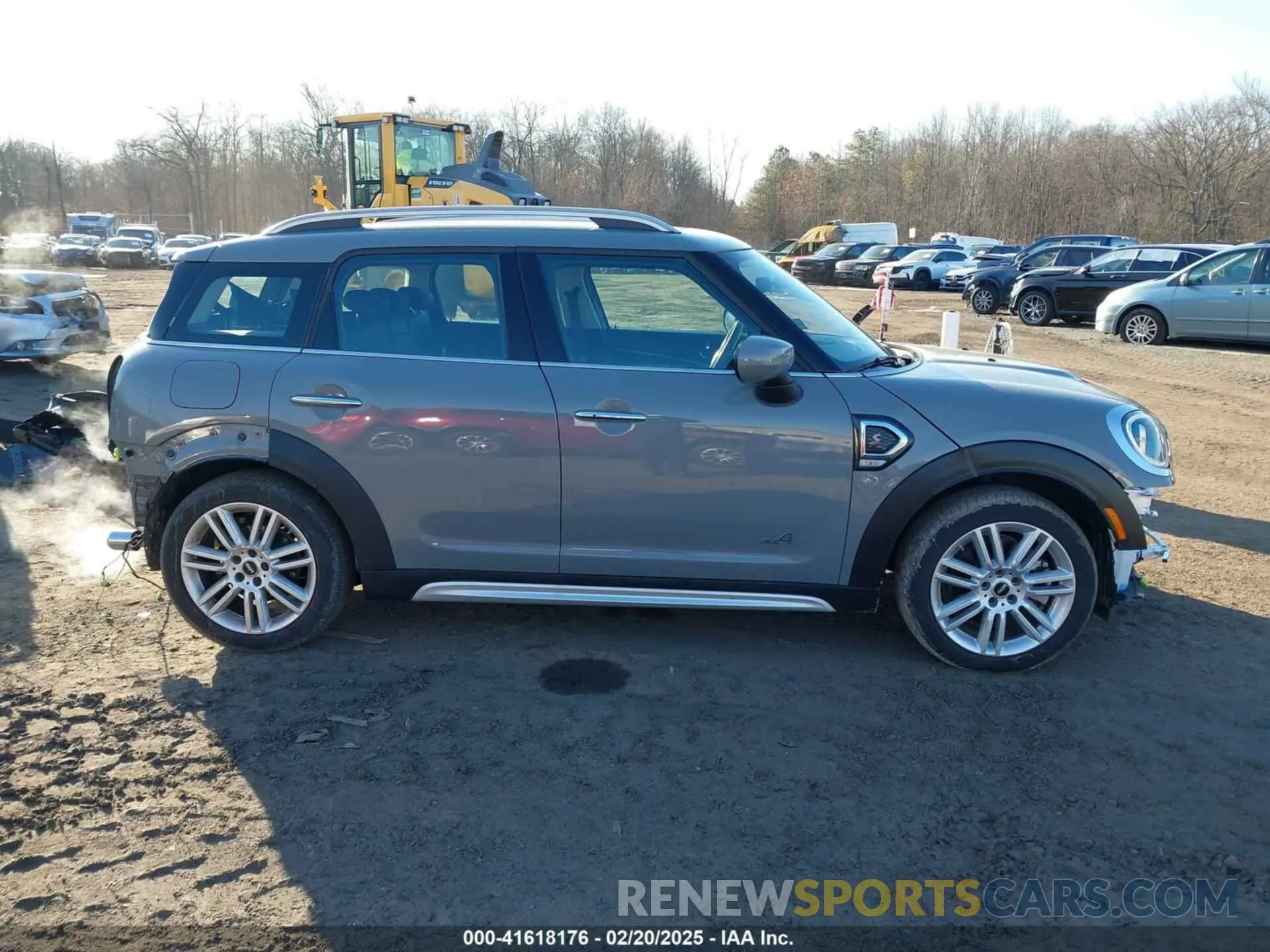 14 Photograph of a damaged car WMZ83BR00P3P57630 MINI COUNTRYMAN 2023