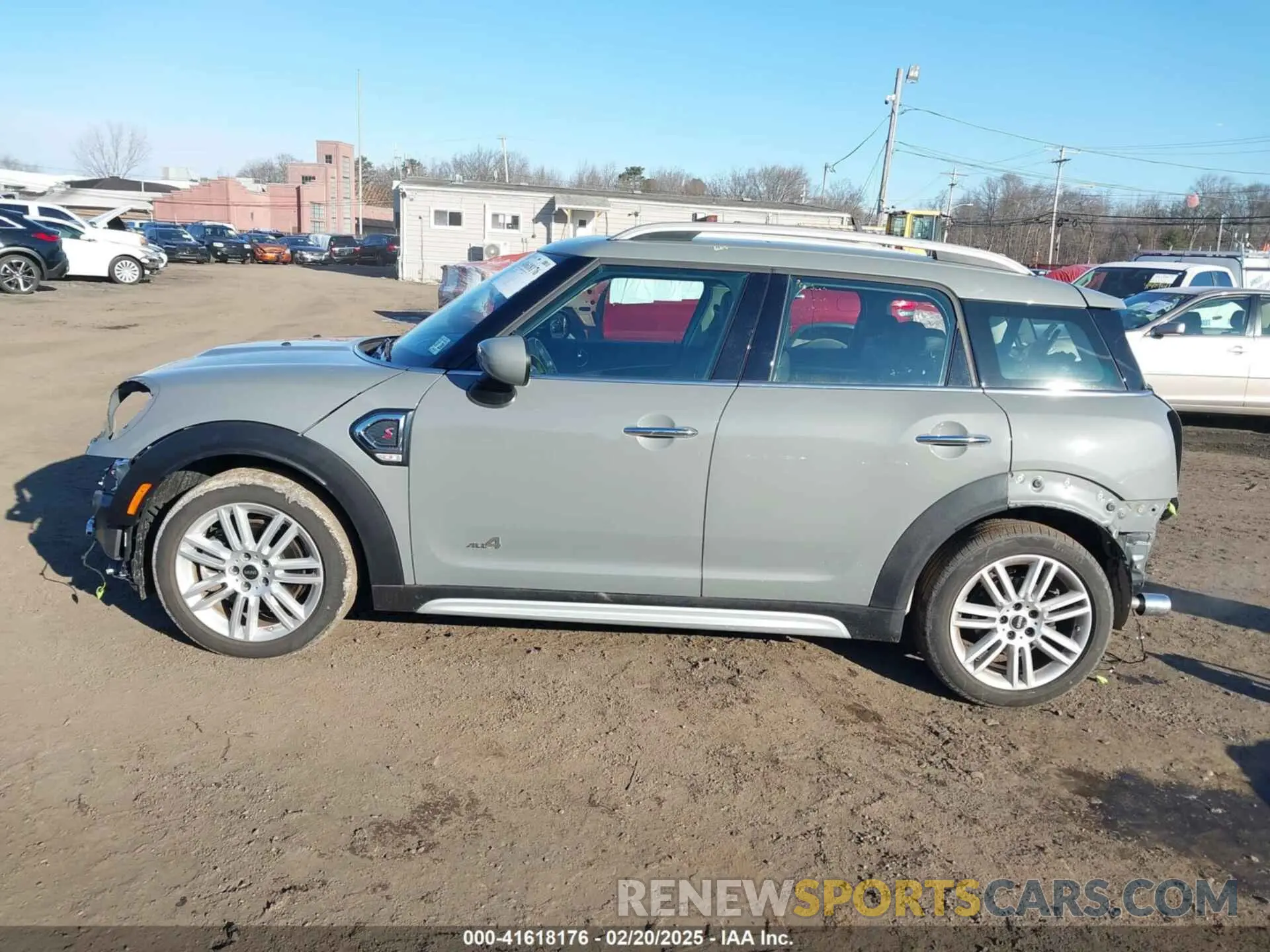 15 Photograph of a damaged car WMZ83BR00P3P57630 MINI COUNTRYMAN 2023