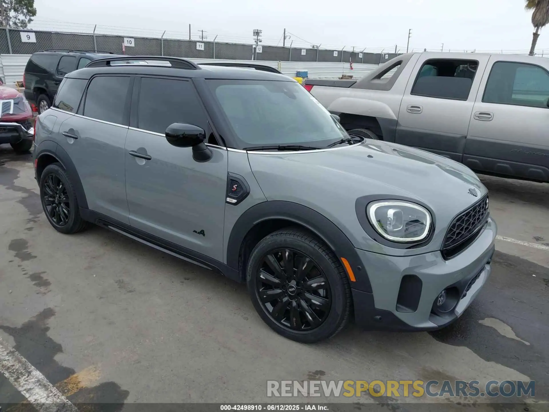 1 Photograph of a damaged car WMZ83BR07P3P70021 MINI COUNTRYMAN 2023