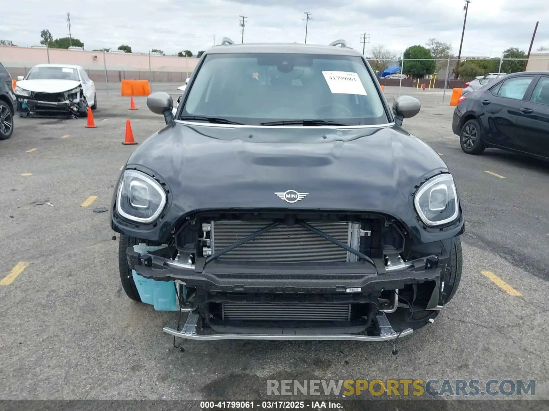 12 Photograph of a damaged car WMZ53BR00R3S05583 MINI COUNTRYMAN 2024