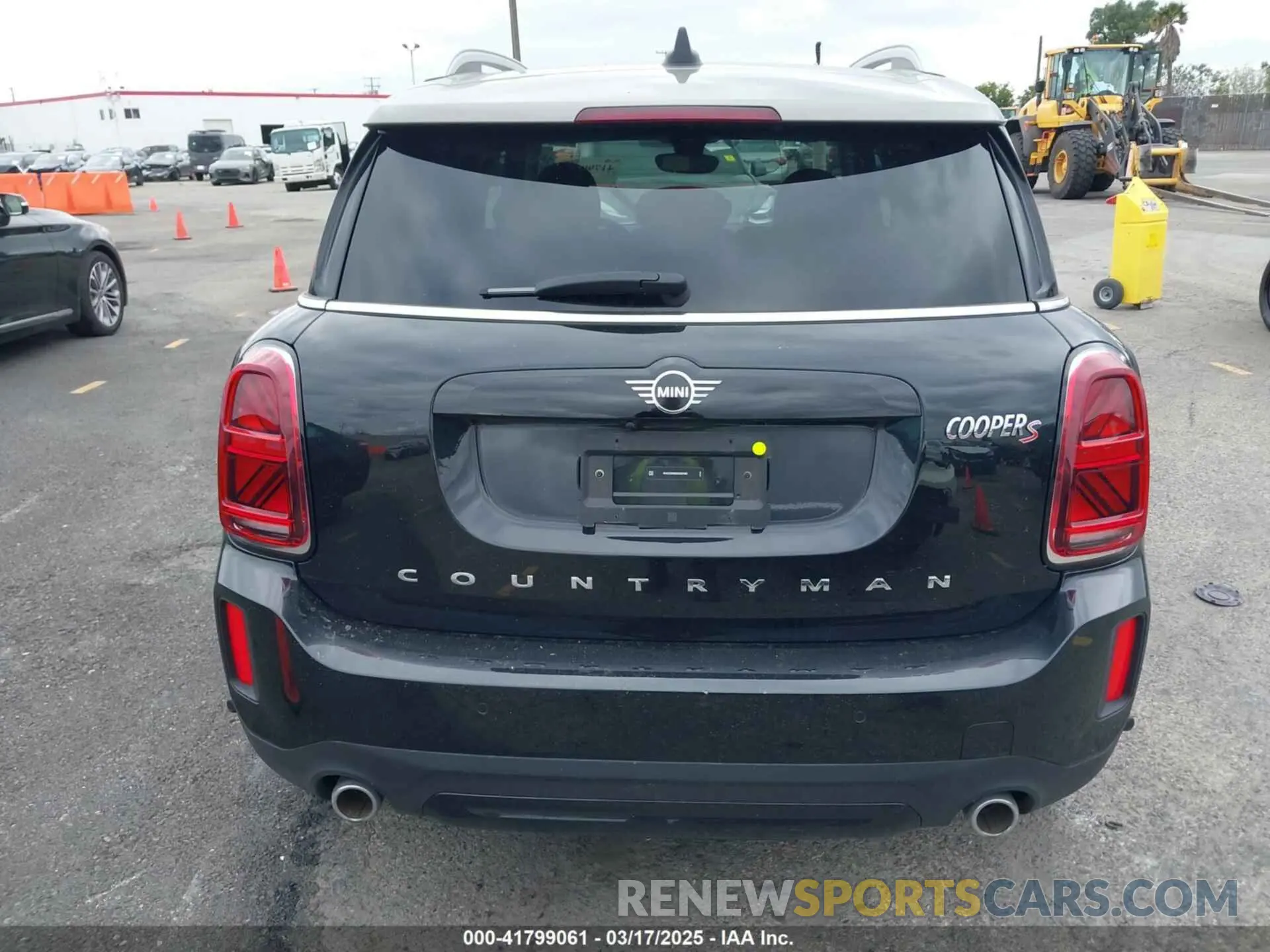 16 Photograph of a damaged car WMZ53BR00R3S05583 MINI COUNTRYMAN 2024