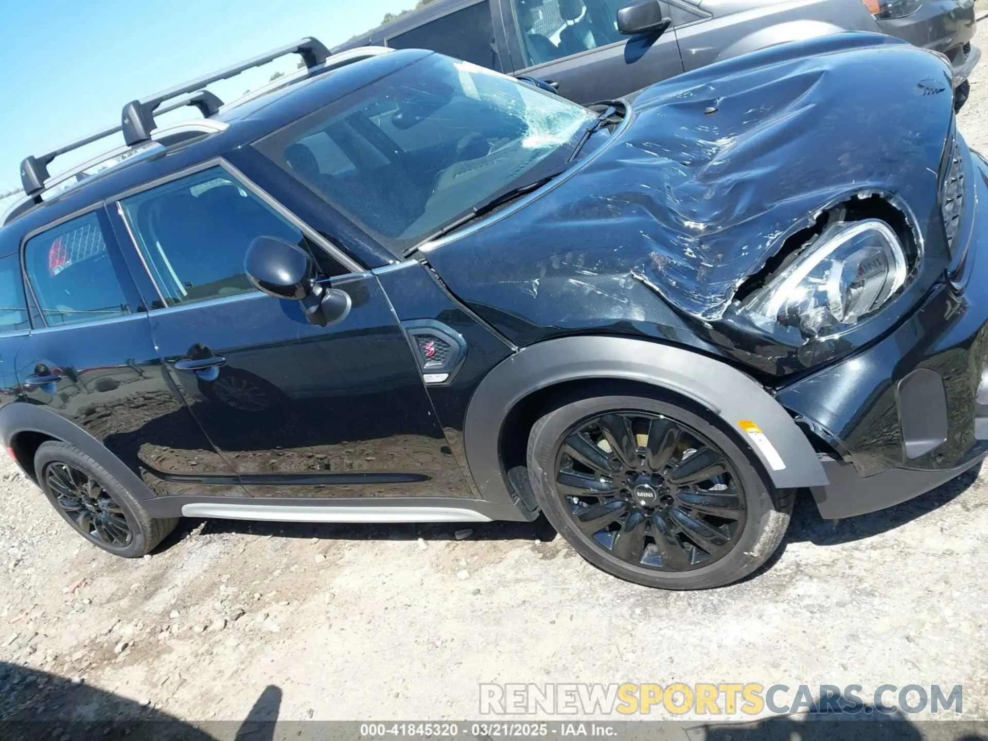 13 Photograph of a damaged car WMZ53BR08R3S33762 MINI COUNTRYMAN 2024