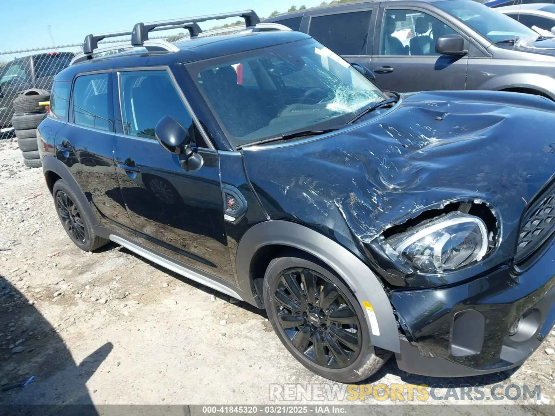 17 Photograph of a damaged car WMZ53BR08R3S33762 MINI COUNTRYMAN 2024