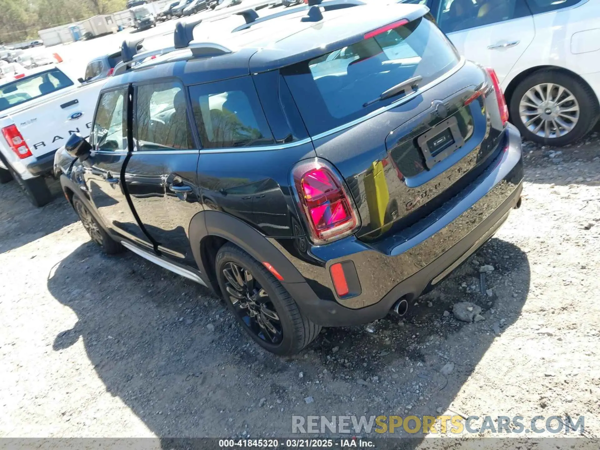3 Photograph of a damaged car WMZ53BR08R3S33762 MINI COUNTRYMAN 2024