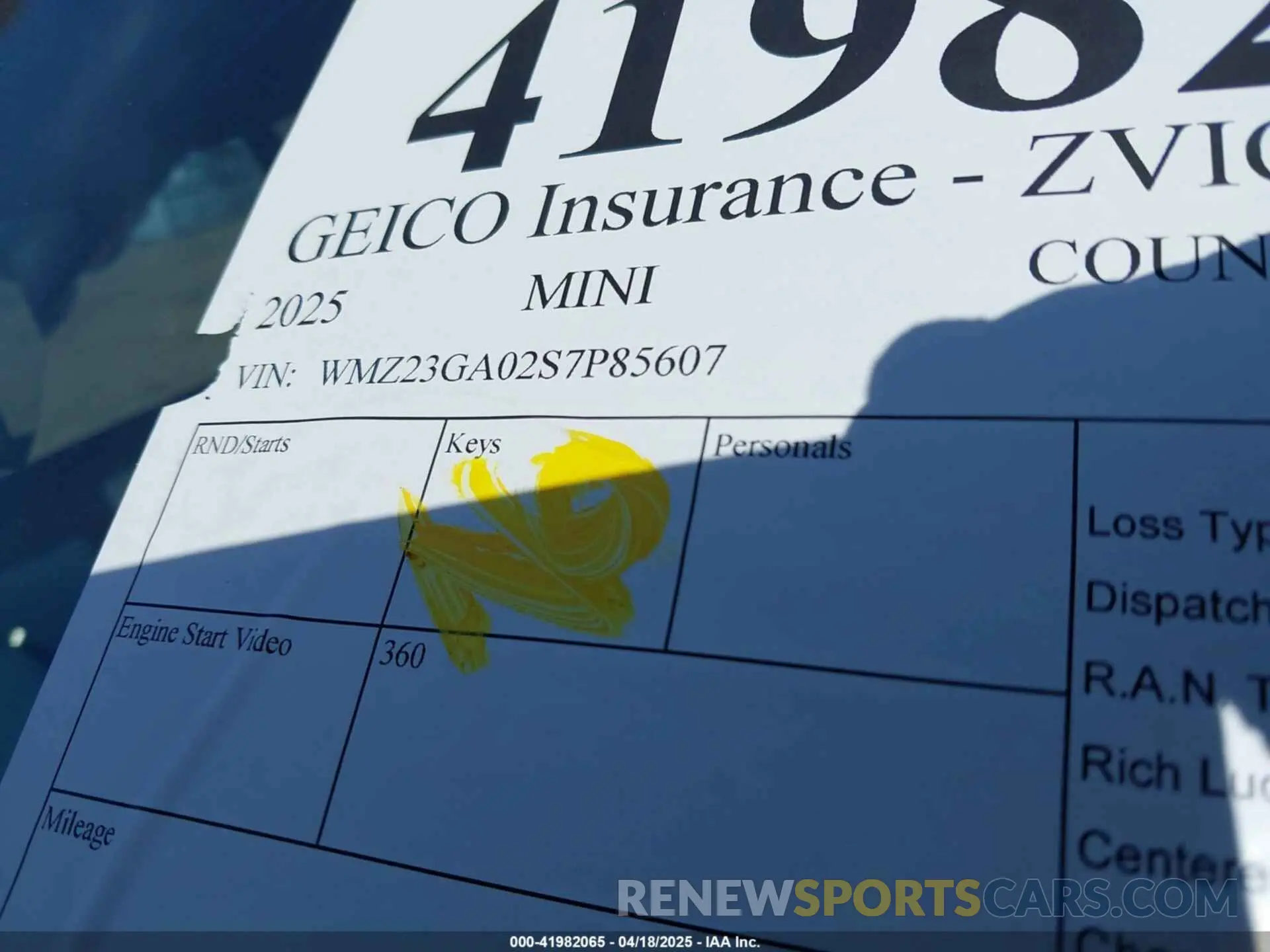 11 Photograph of a damaged car WMZ23GA02S7P85607 MINI COUNTRYMAN 2025