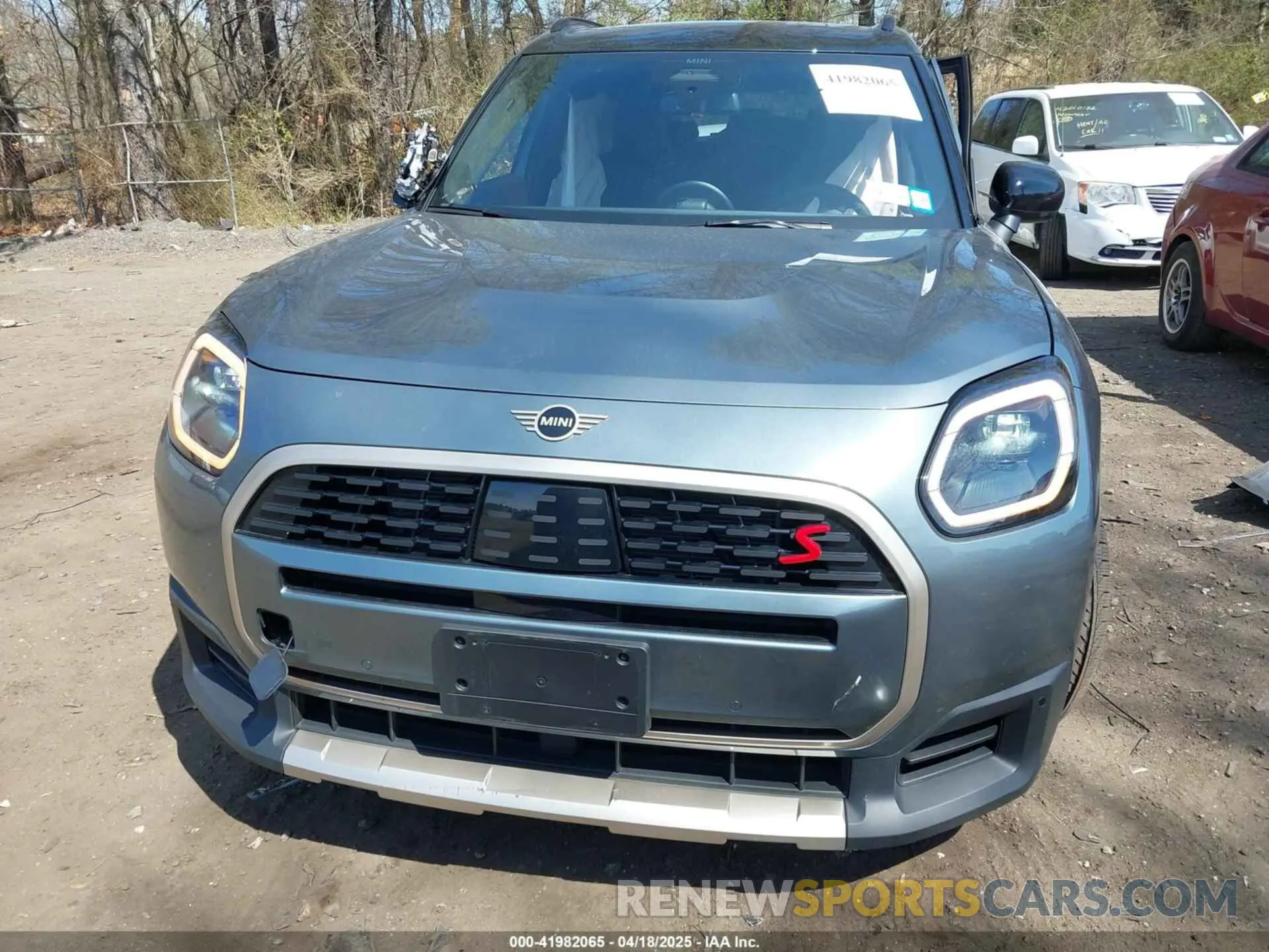 12 Photograph of a damaged car WMZ23GA02S7P85607 MINI COUNTRYMAN 2025