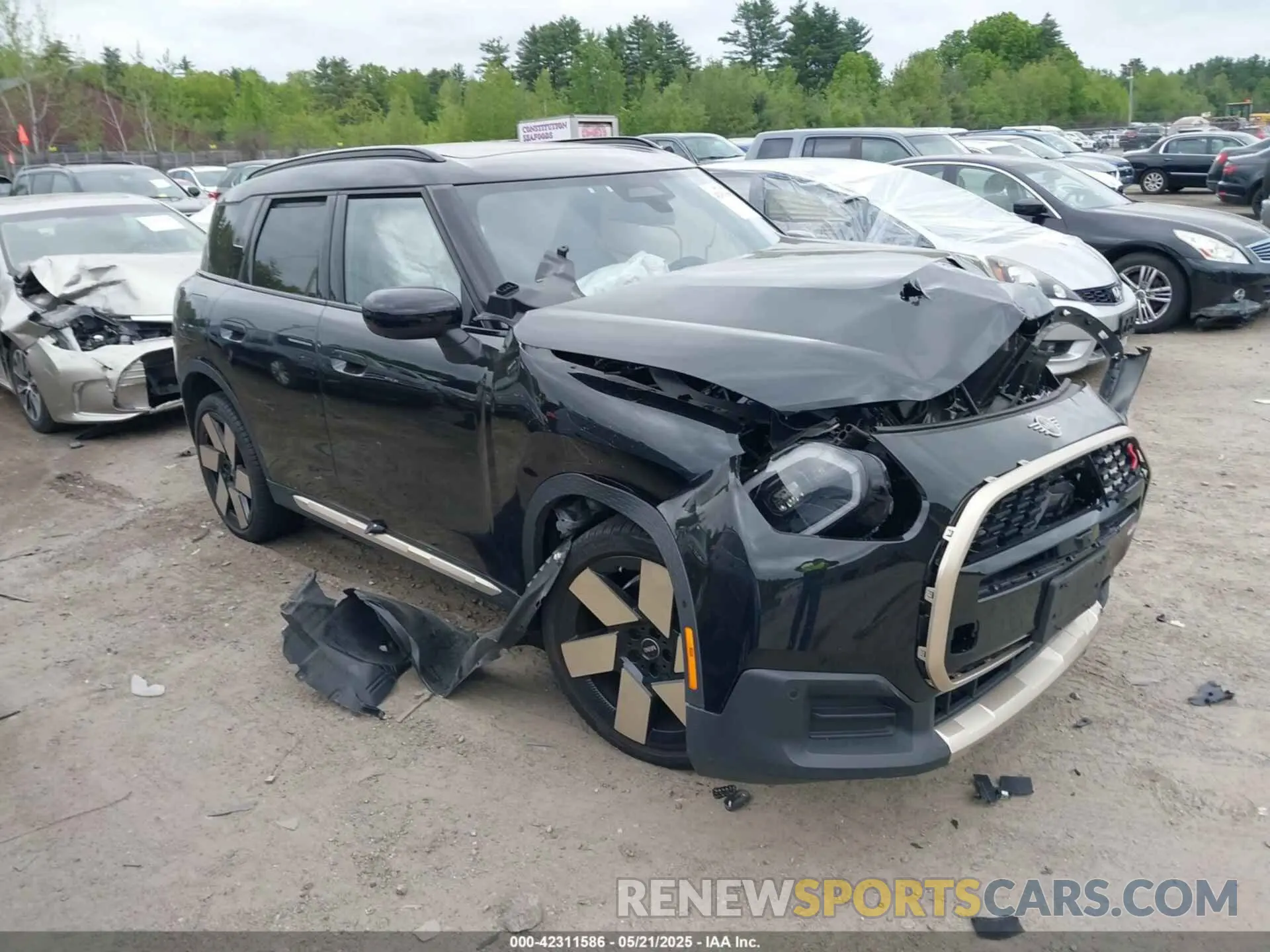 1 Photograph of a damaged car WMZ23GA04S7P30480 MINI COUNTRYMAN 2025