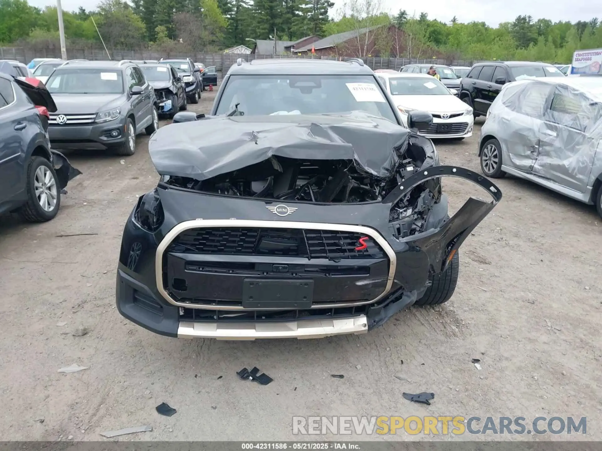 12 Photograph of a damaged car WMZ23GA04S7P30480 MINI COUNTRYMAN 2025