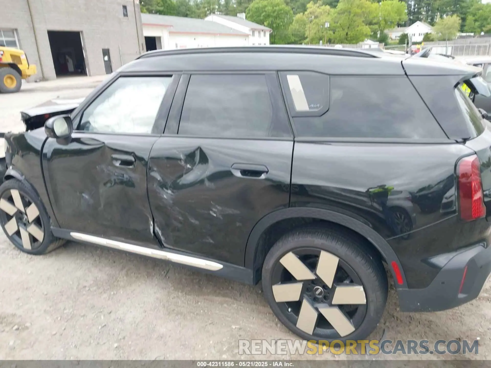 14 Photograph of a damaged car WMZ23GA04S7P30480 MINI COUNTRYMAN 2025