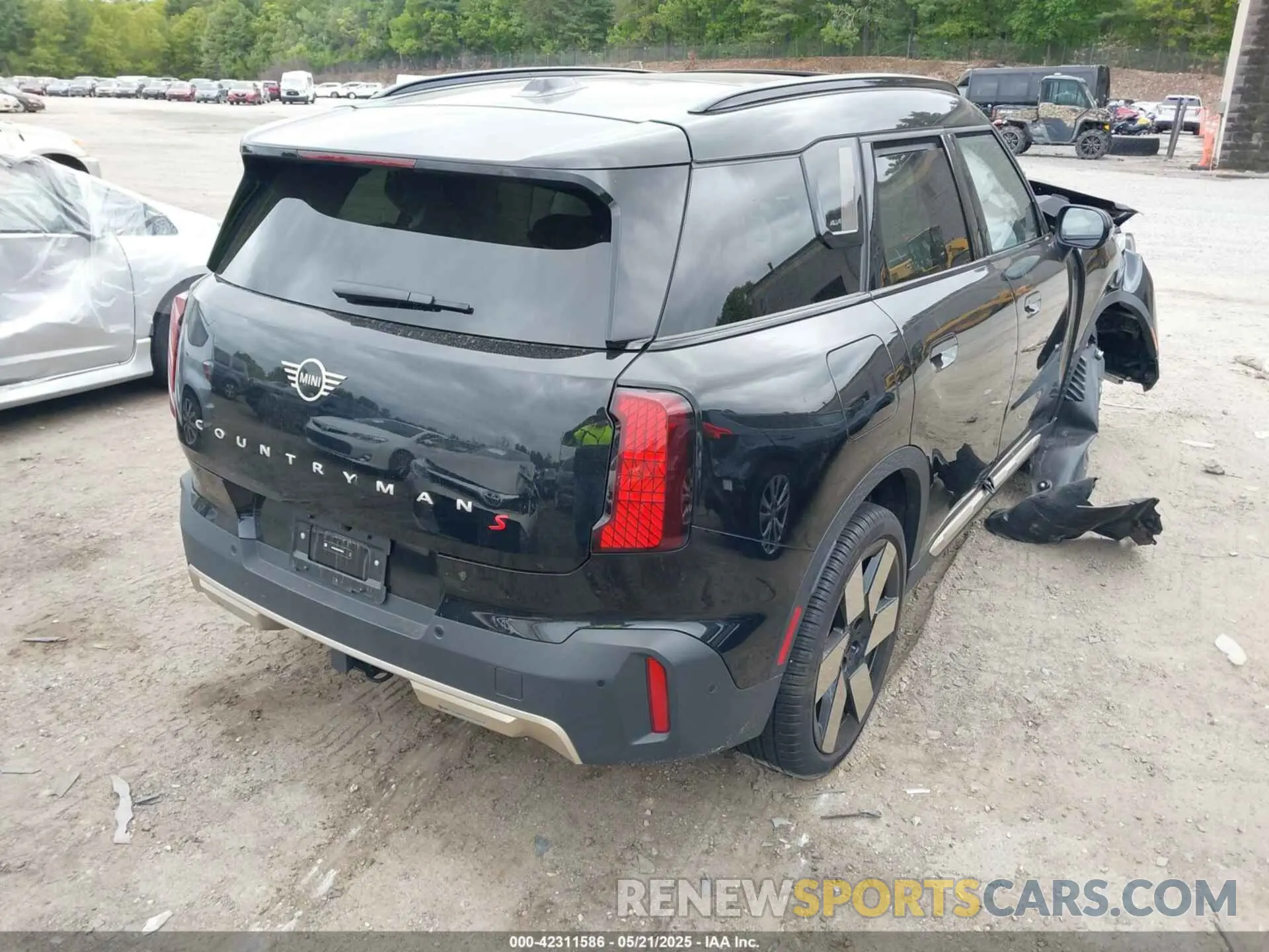 4 Photograph of a damaged car WMZ23GA04S7P30480 MINI COUNTRYMAN 2025