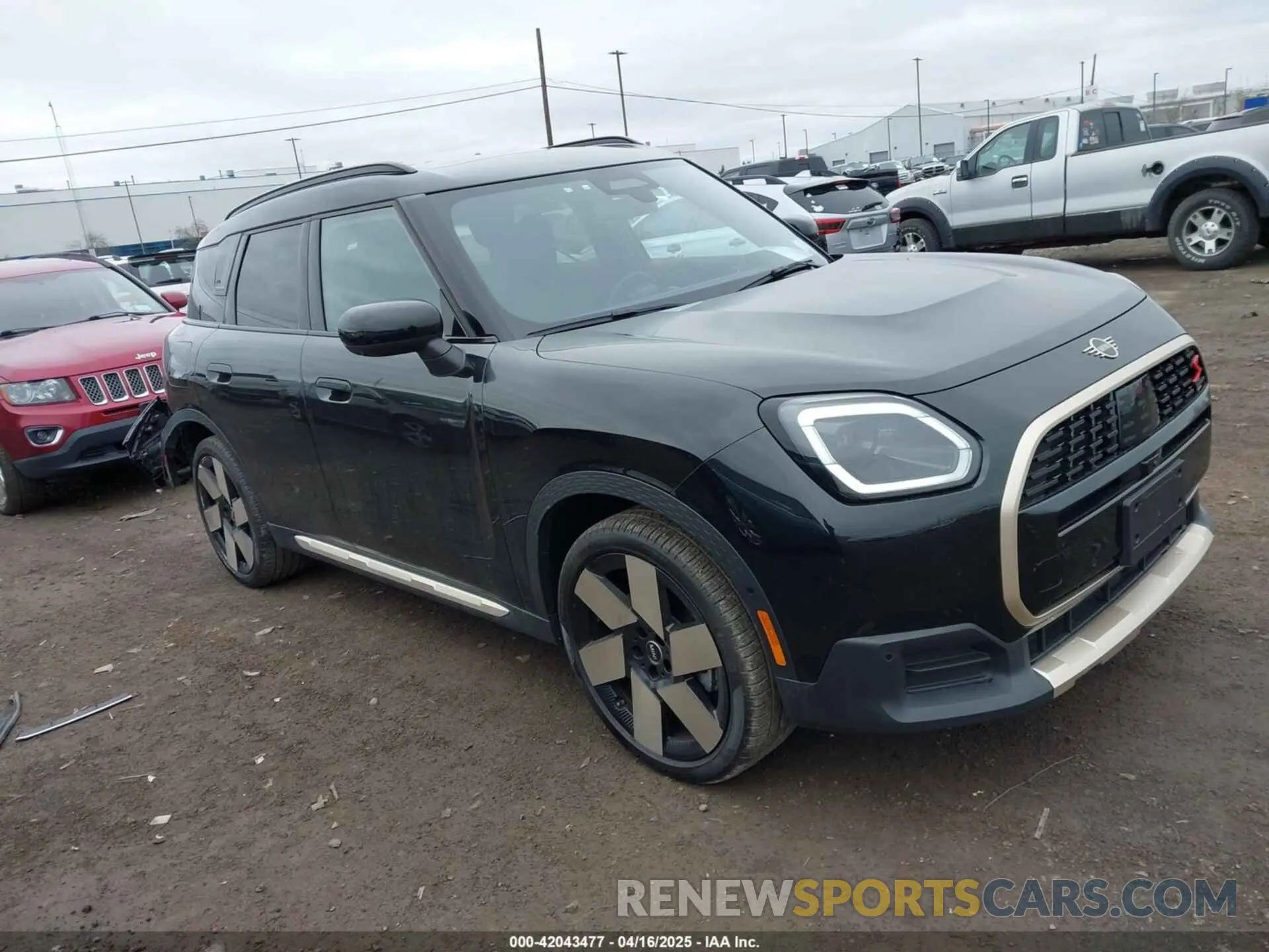 1 Photograph of a damaged car WMZ23GA06S7P27483 MINI COUNTRYMAN 2025