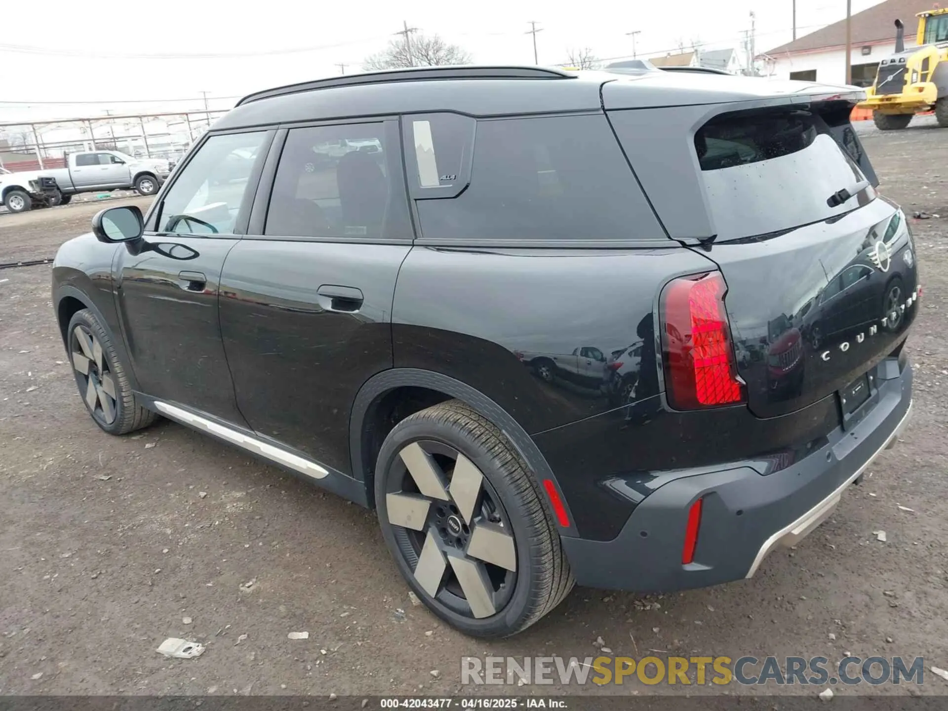 3 Photograph of a damaged car WMZ23GA06S7P27483 MINI COUNTRYMAN 2025