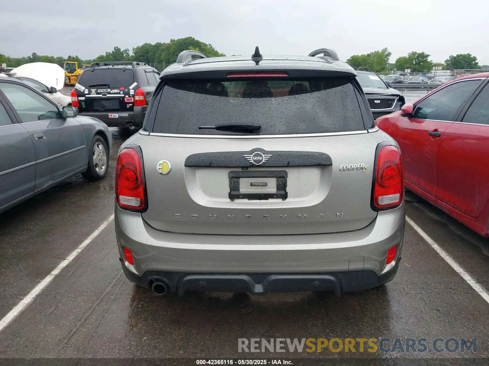 17 Photograph of a damaged car WMZYU7C58K3F93747 MINI E COUNTRYMAN 2019