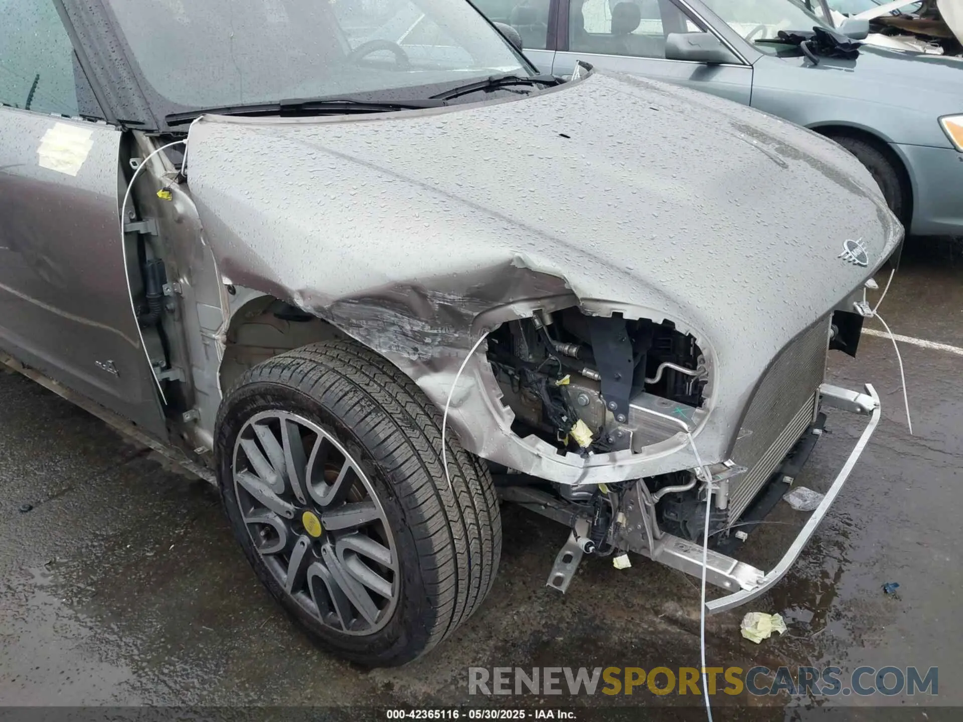 19 Photograph of a damaged car WMZYU7C58K3F93747 MINI E COUNTRYMAN 2019
