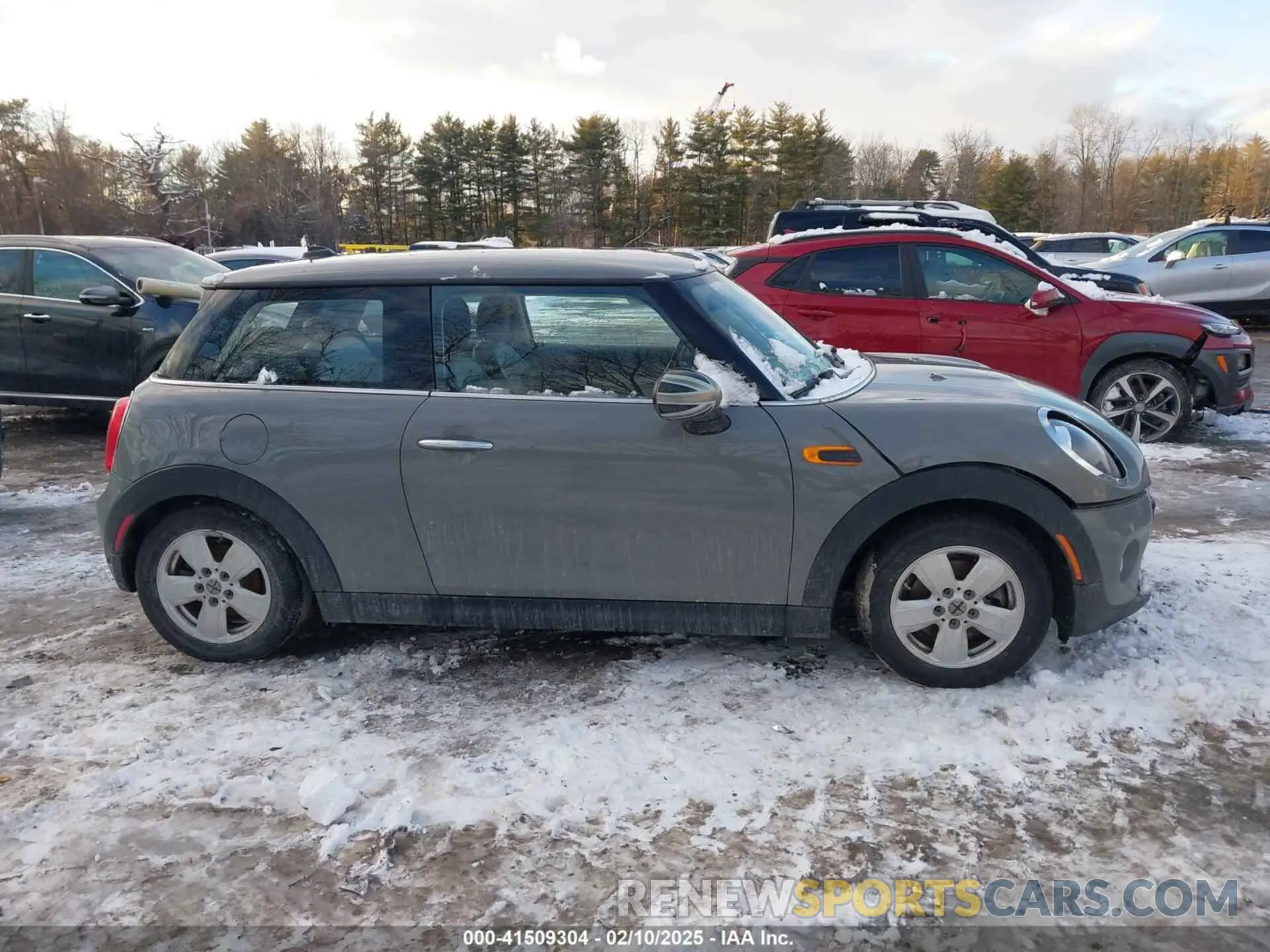 13 Photograph of a damaged car WMWXP5C52K2H91038 MINI HARDTOP 2019