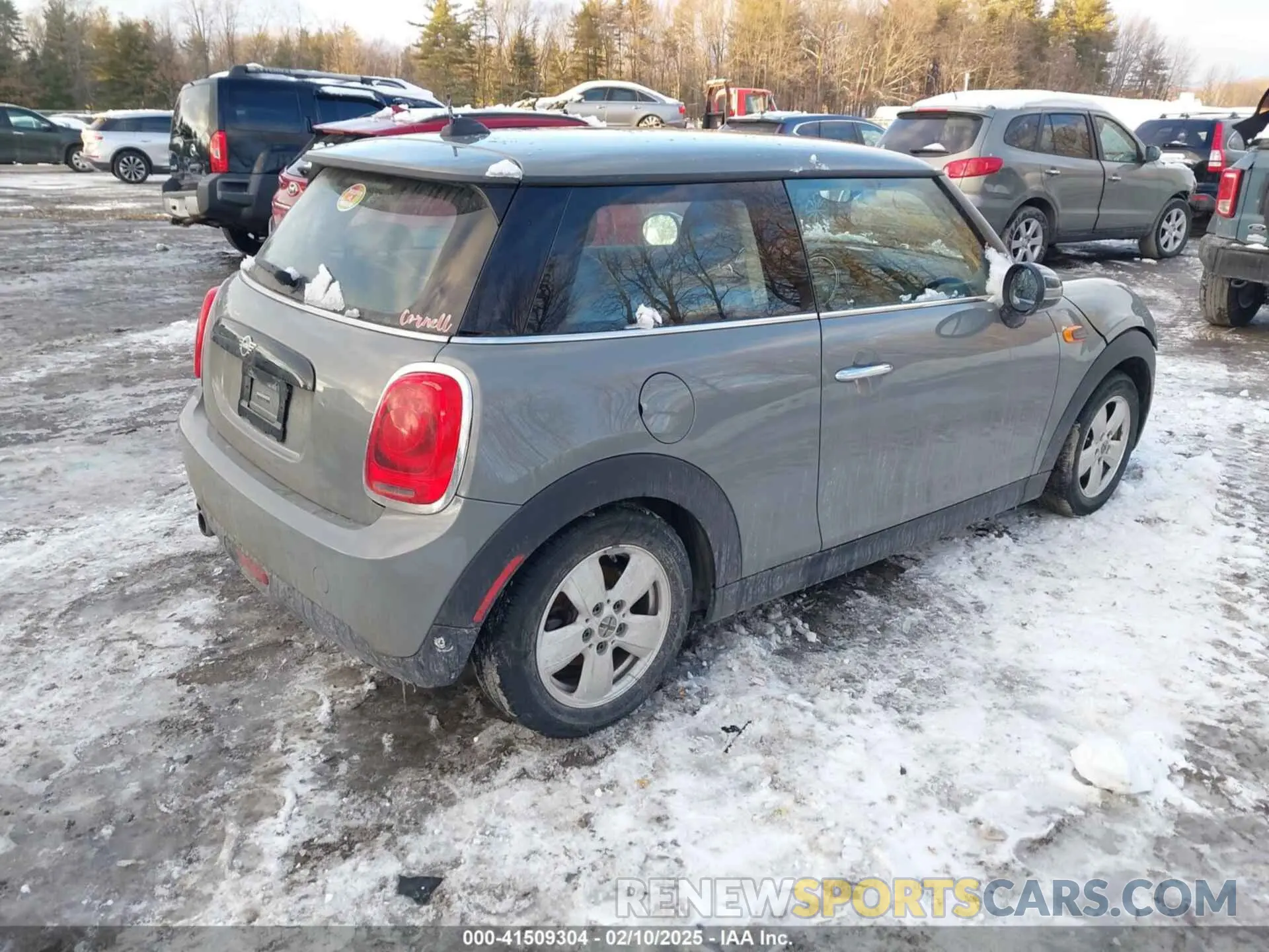 4 Photograph of a damaged car WMWXP5C52K2H91038 MINI HARDTOP 2019