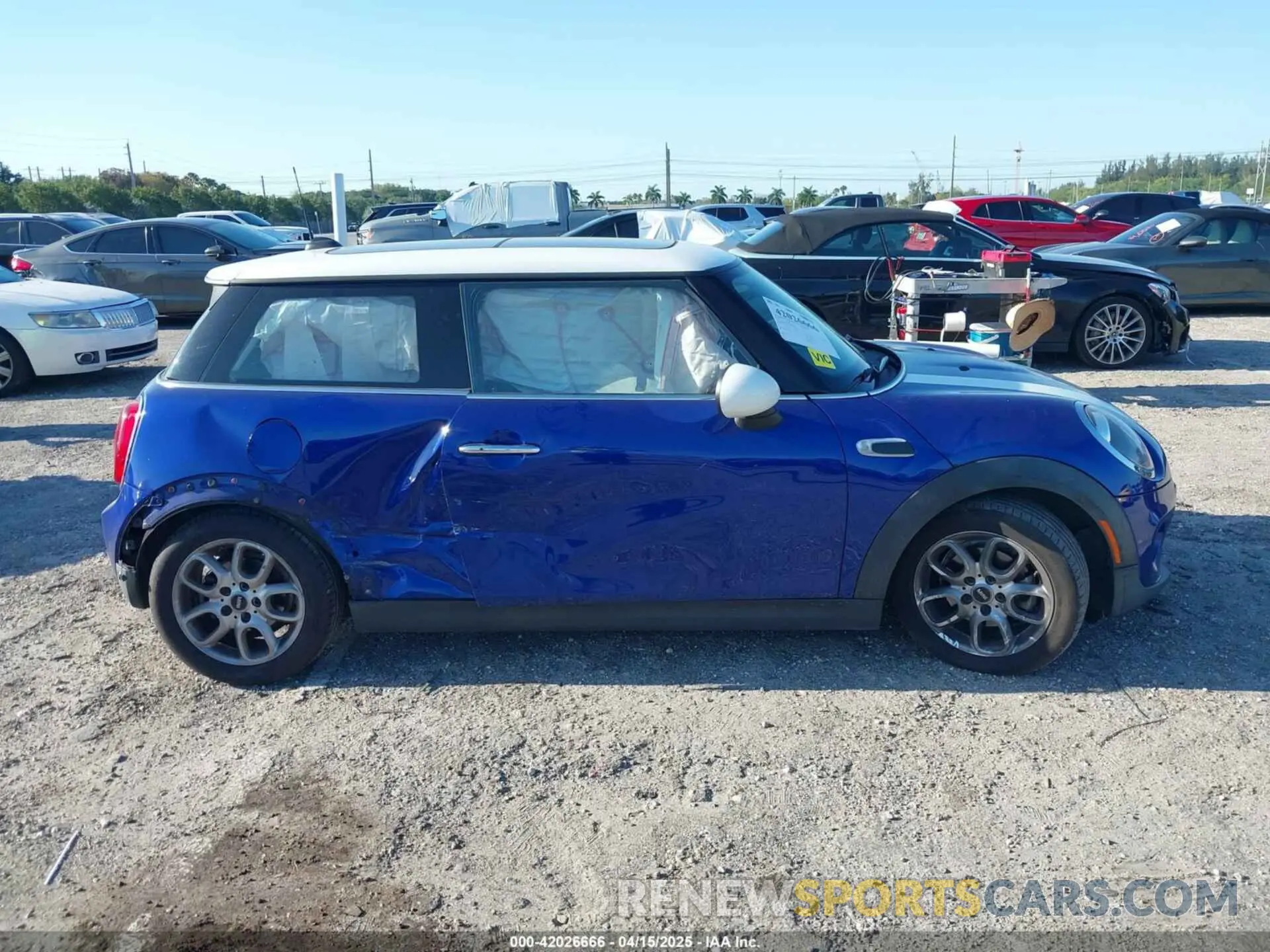 13 Photograph of a damaged car WMWXP5C52K2H97728 MINI HARDTOP 2019