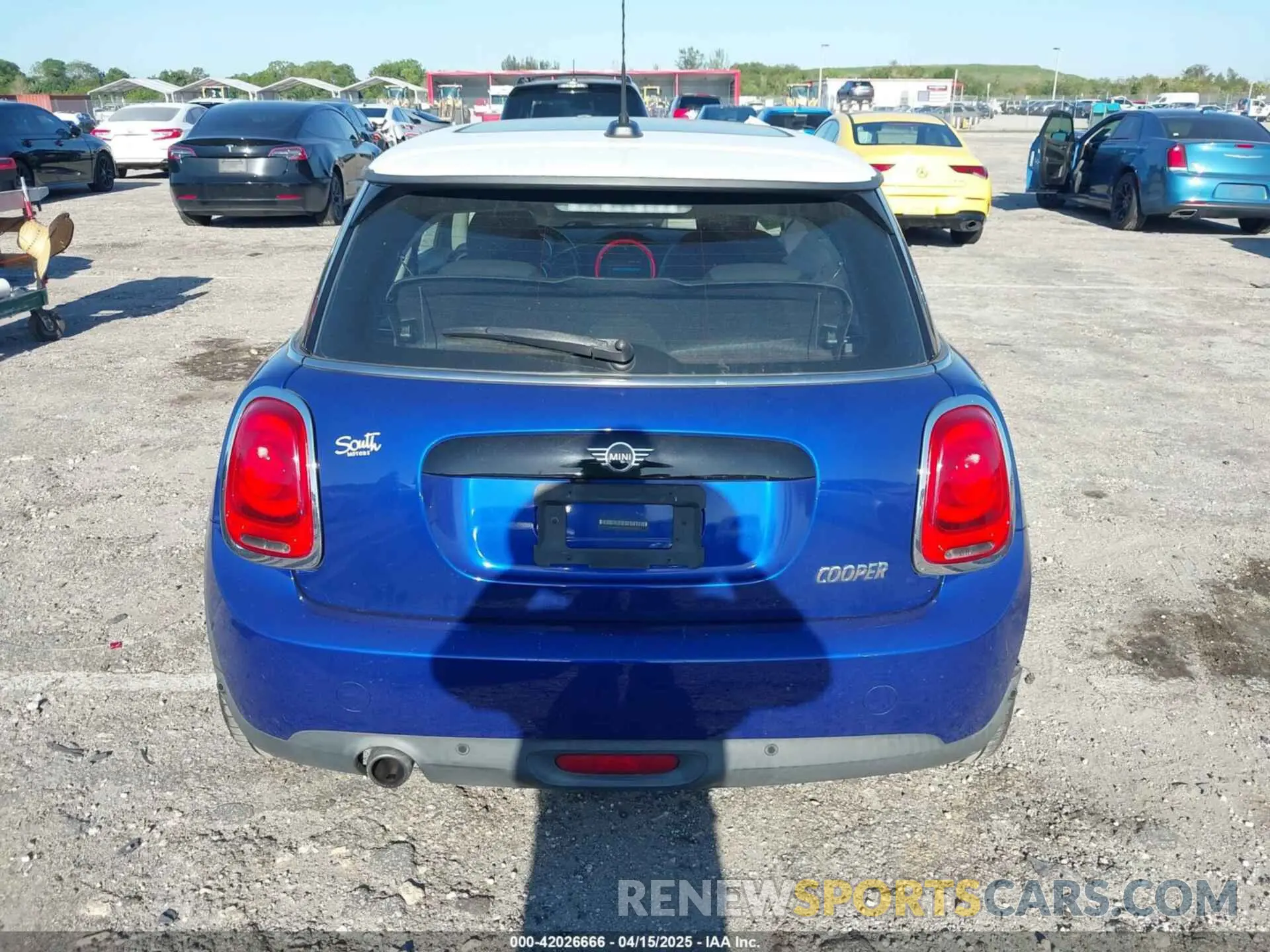 16 Photograph of a damaged car WMWXP5C52K2H97728 MINI HARDTOP 2019