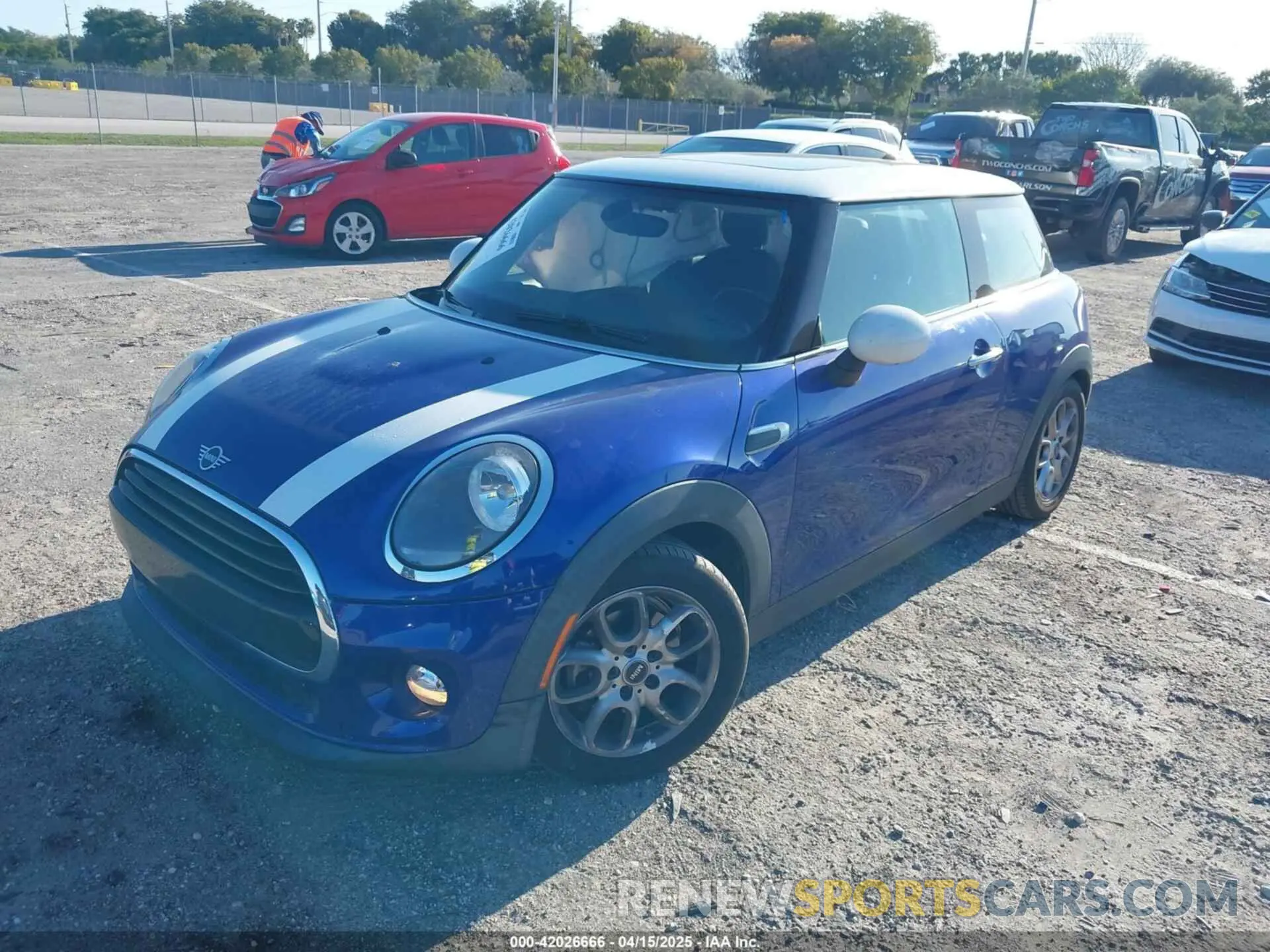 2 Photograph of a damaged car WMWXP5C52K2H97728 MINI HARDTOP 2019