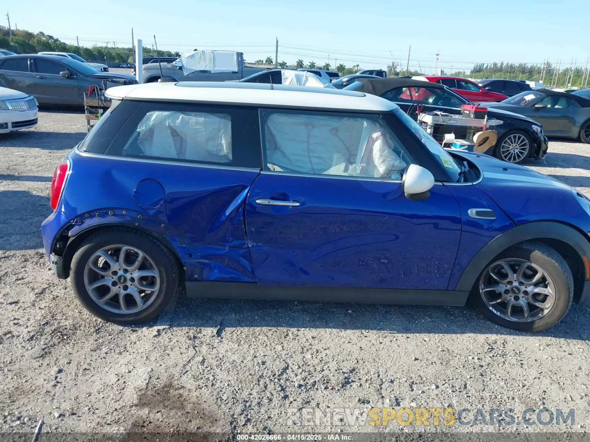 6 Photograph of a damaged car WMWXP5C52K2H97728 MINI HARDTOP 2019