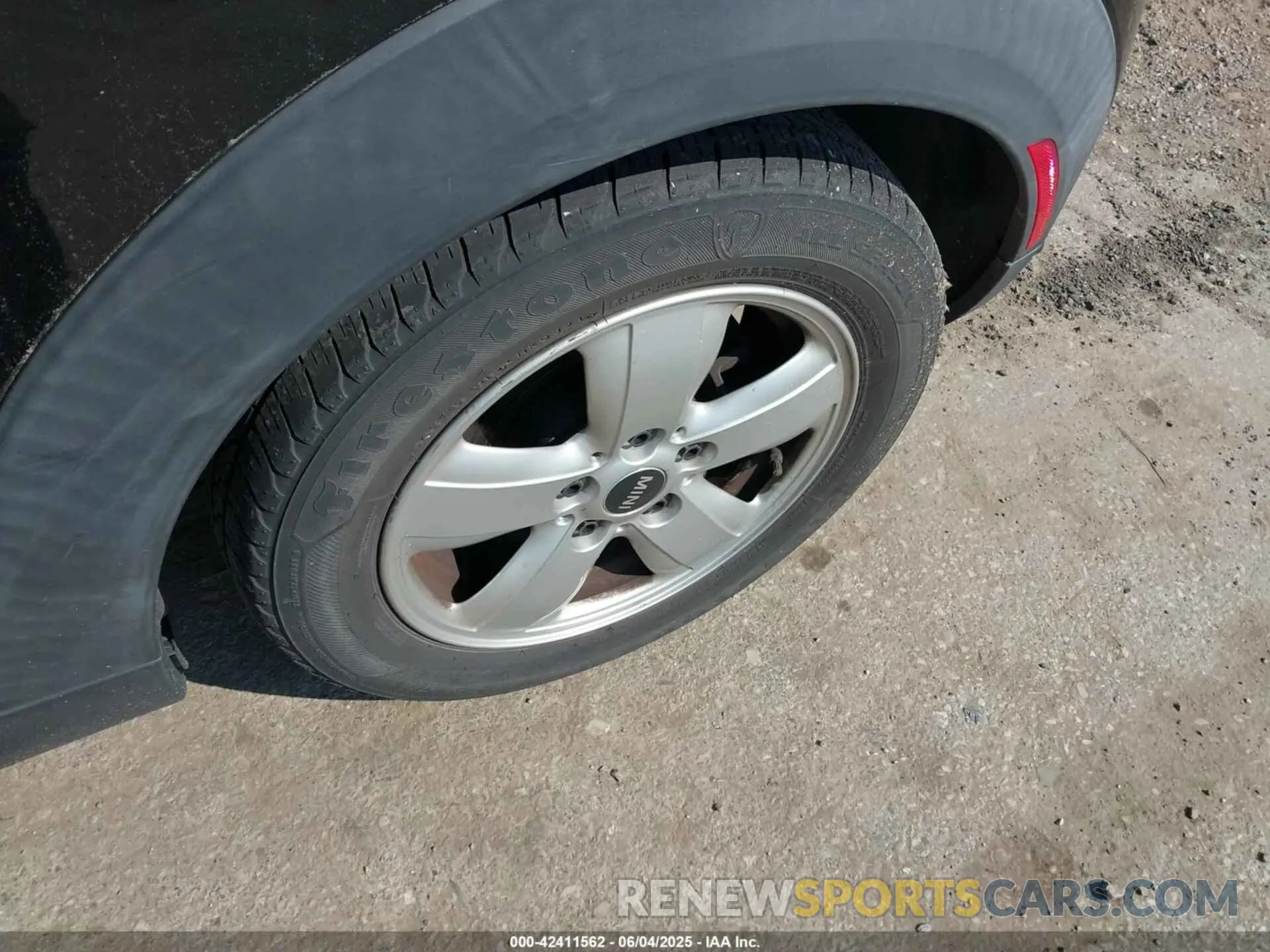 11 Photograph of a damaged car WMWXP5C55K2H29892 MINI HARDTOP 2019