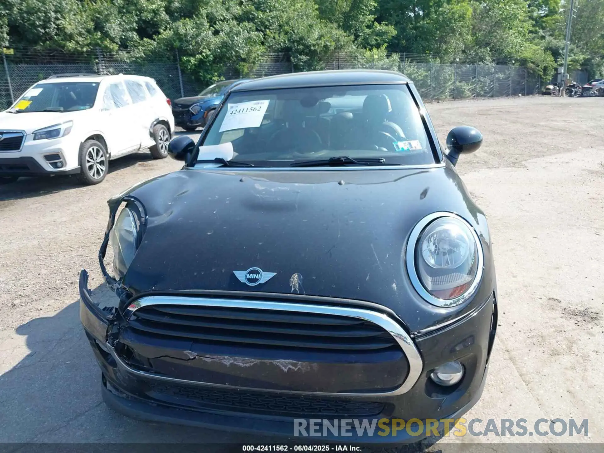 12 Photograph of a damaged car WMWXP5C55K2H29892 MINI HARDTOP 2019