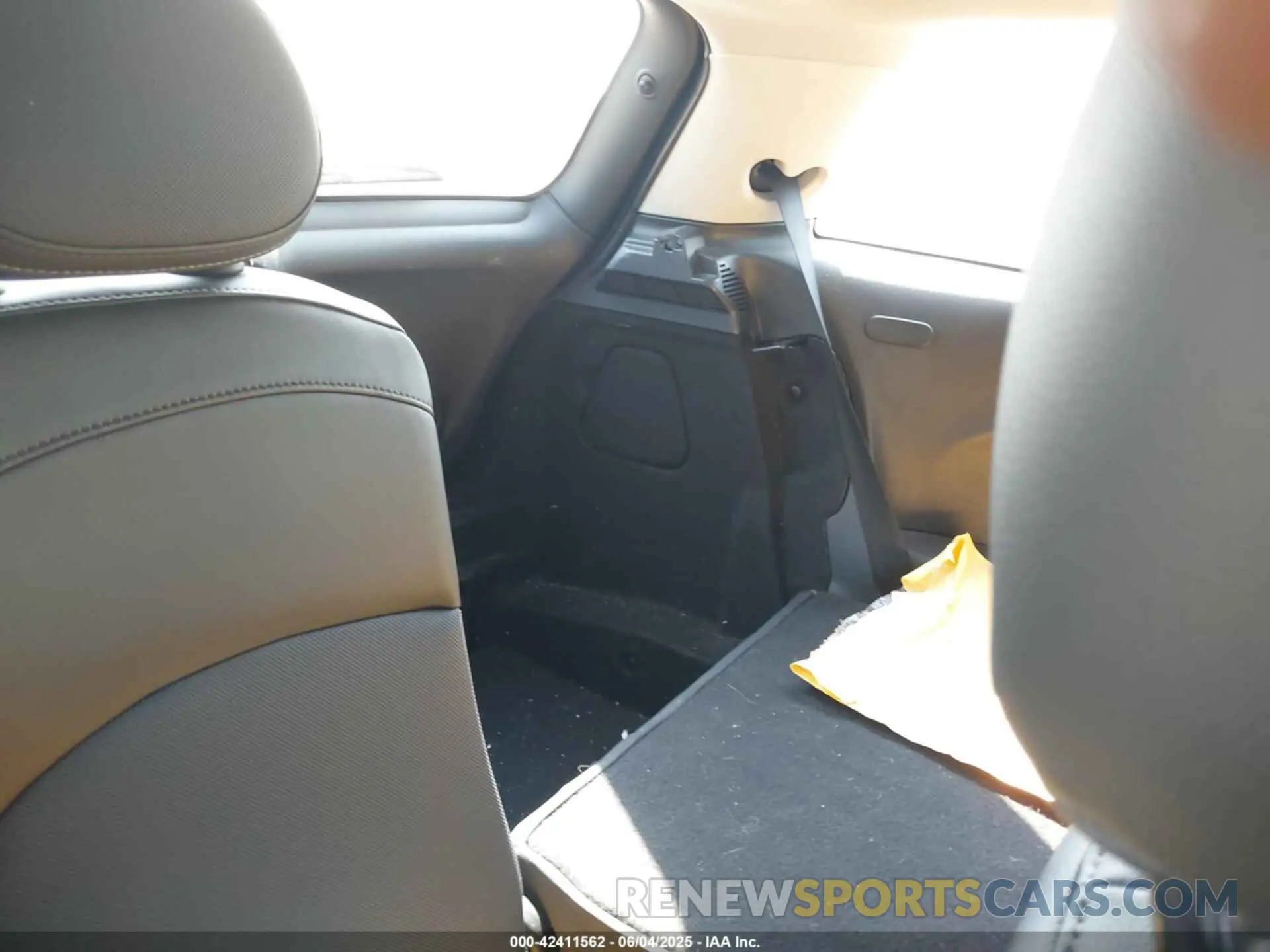 8 Photograph of a damaged car WMWXP5C55K2H29892 MINI HARDTOP 2019