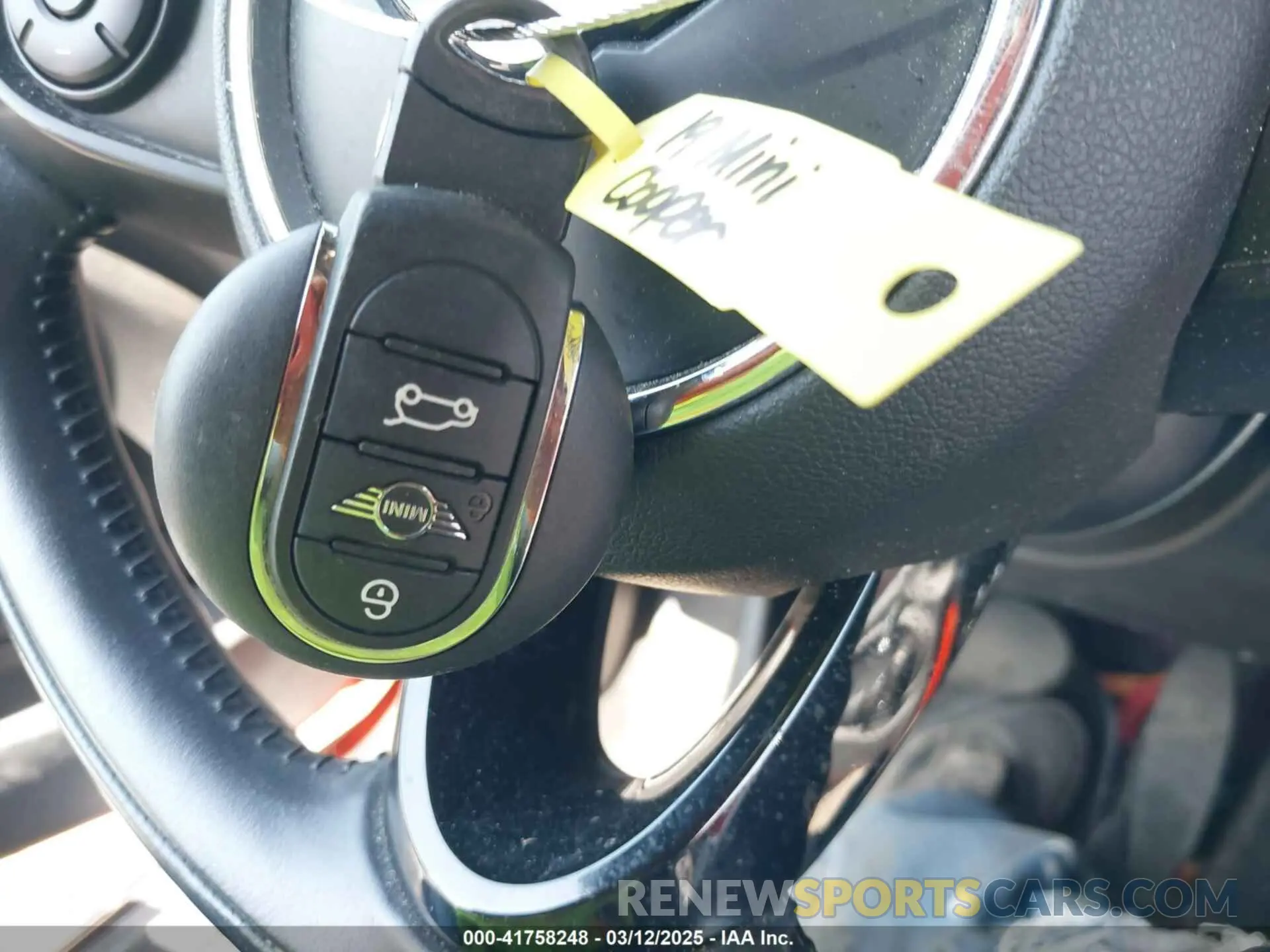 11 Photograph of a damaged car WMWXP5C5XK2H32139 MINI HARDTOP 2019