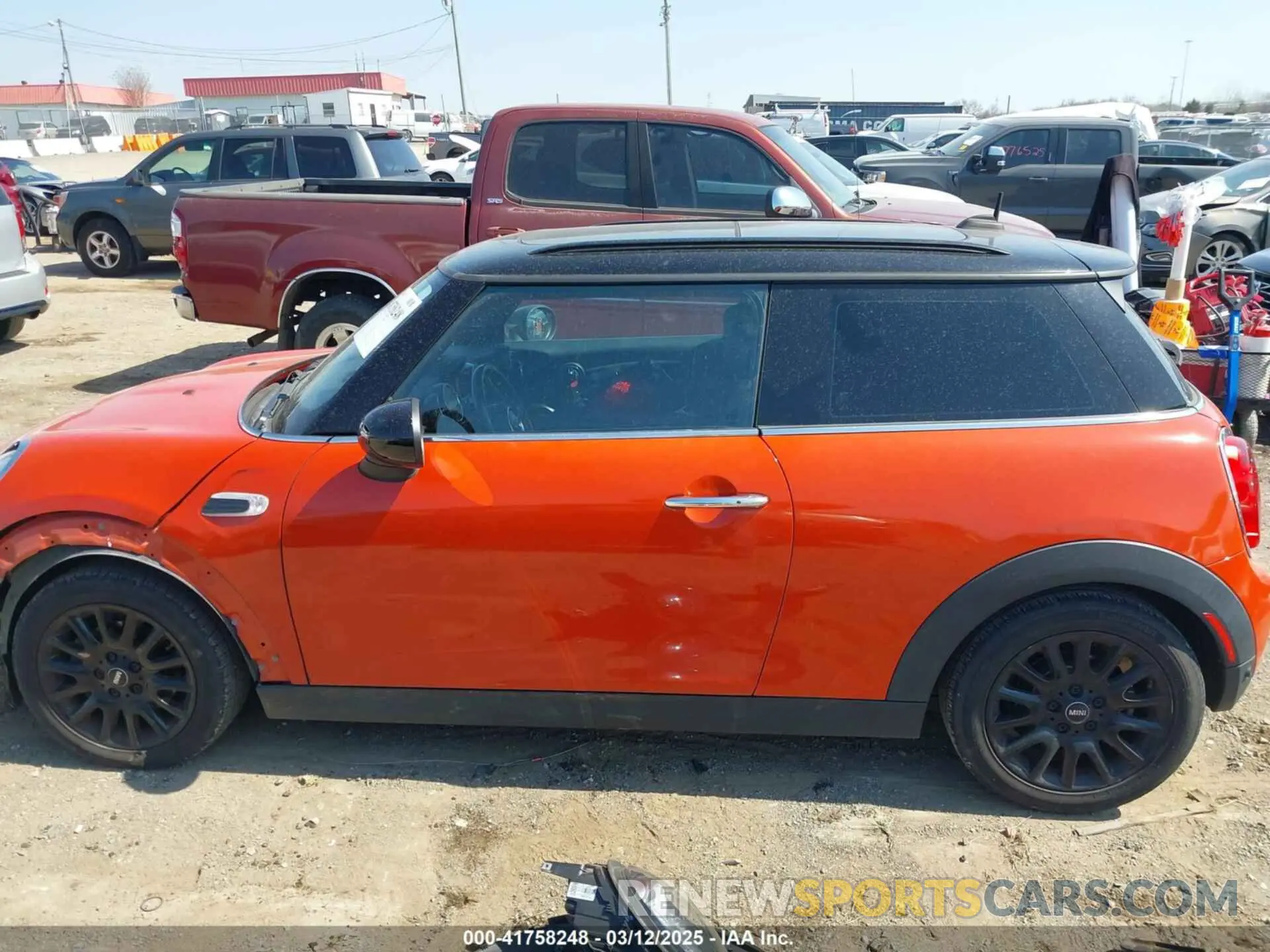 15 Photograph of a damaged car WMWXP5C5XK2H32139 MINI HARDTOP 2019